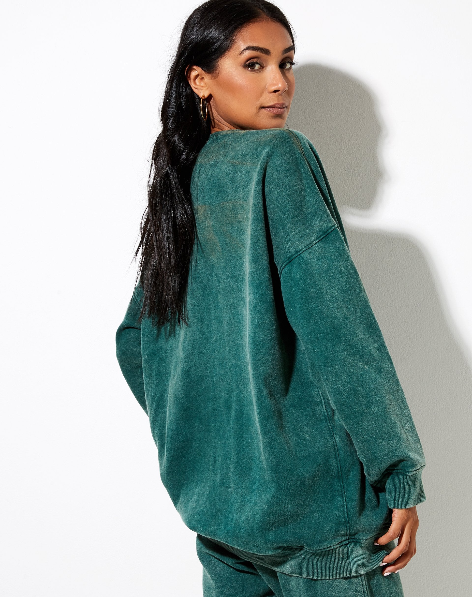 Imagen de Sudadera Glo en Verde Lavado Angel Energy Cherub Embro