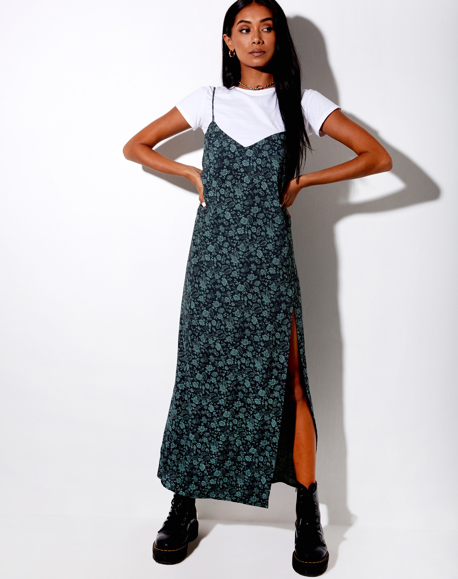 Imagen de Batis Maxi Dress in Mono Paisley Sage