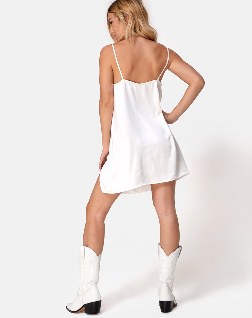 Imagen del vestido Batista de satén marfil