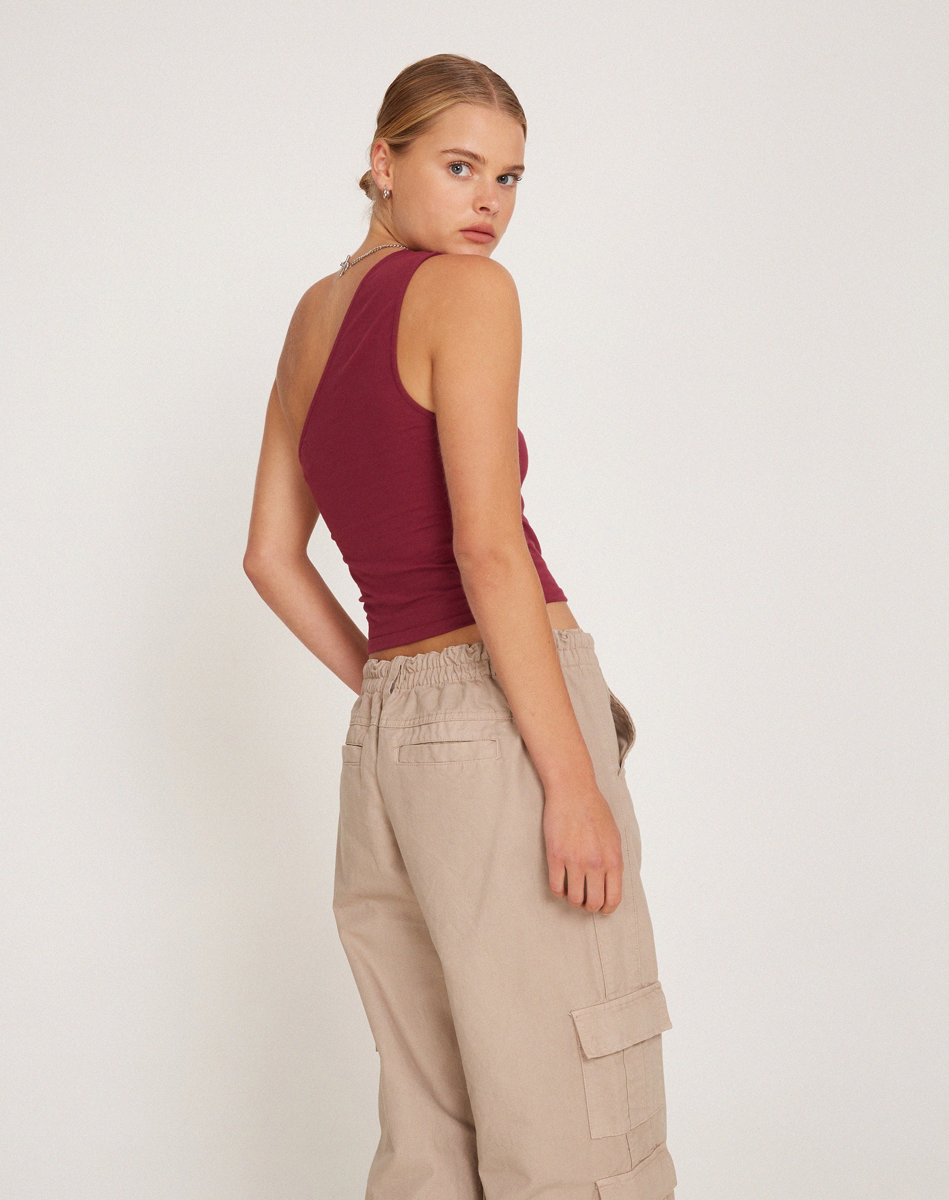 Imagen de Bay One Shoulder Top en ciruela