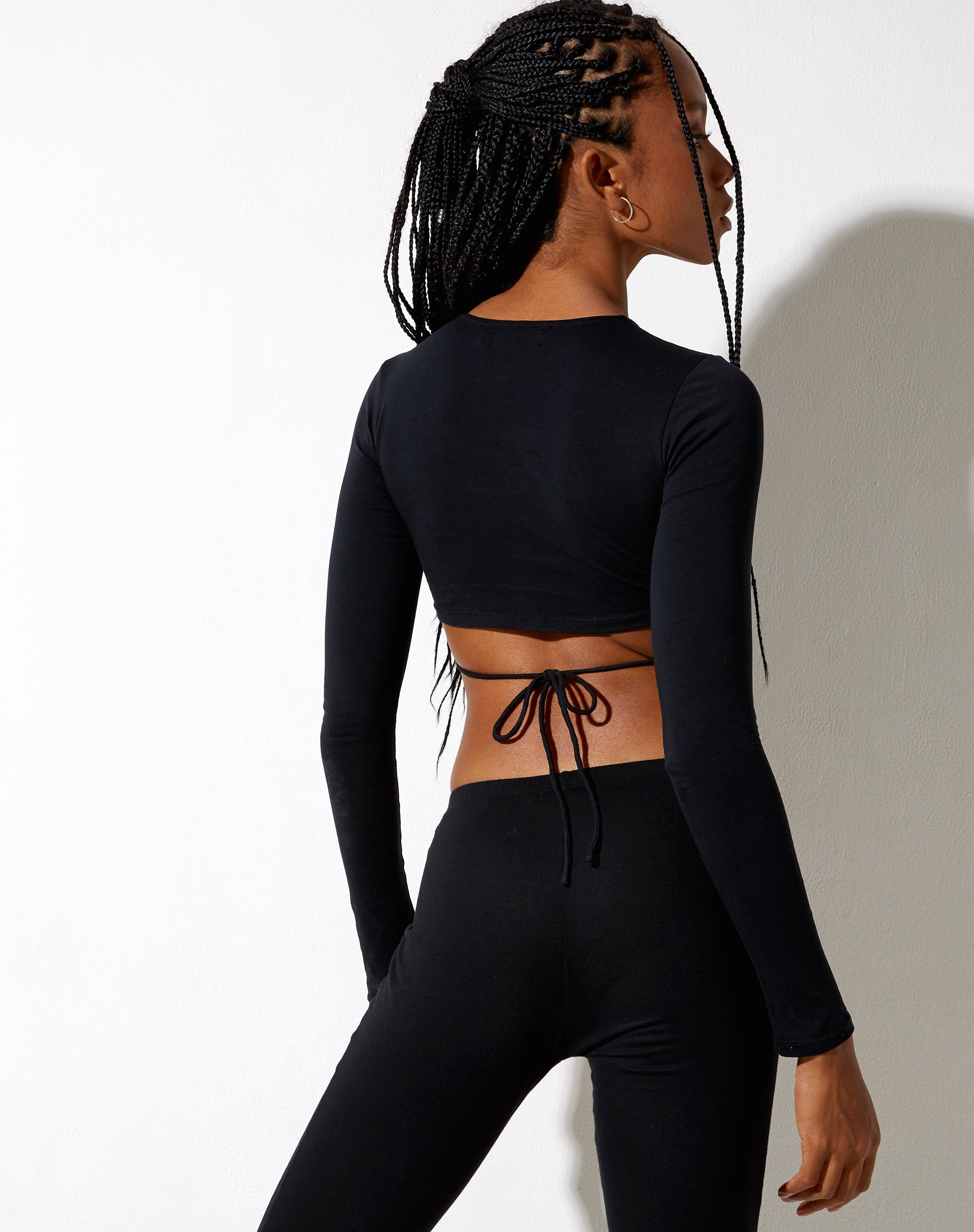 Imagen de Baye Crop Top en negro Out Of This World