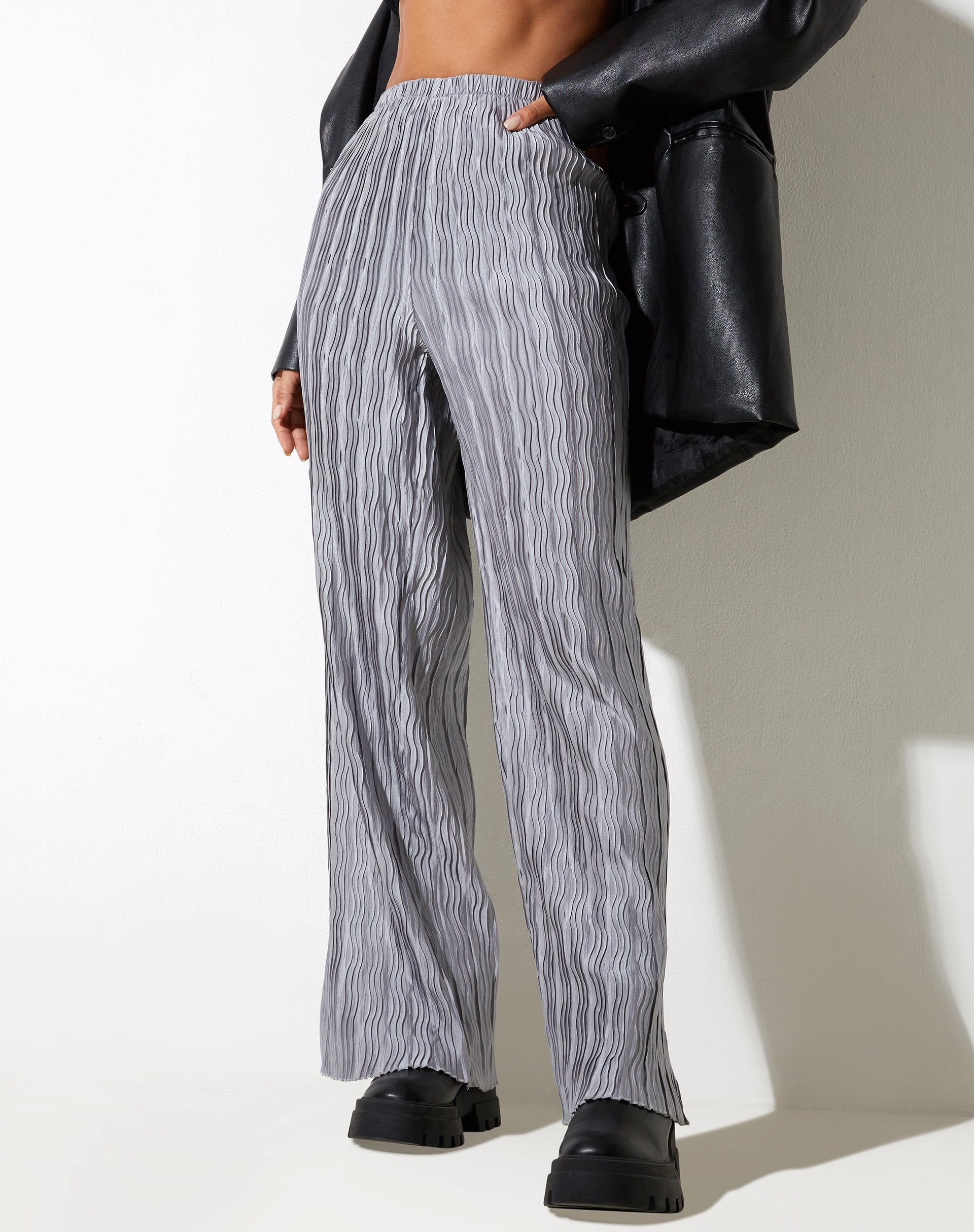 IMAGEN DE Pantalón Bian en plata arrugada