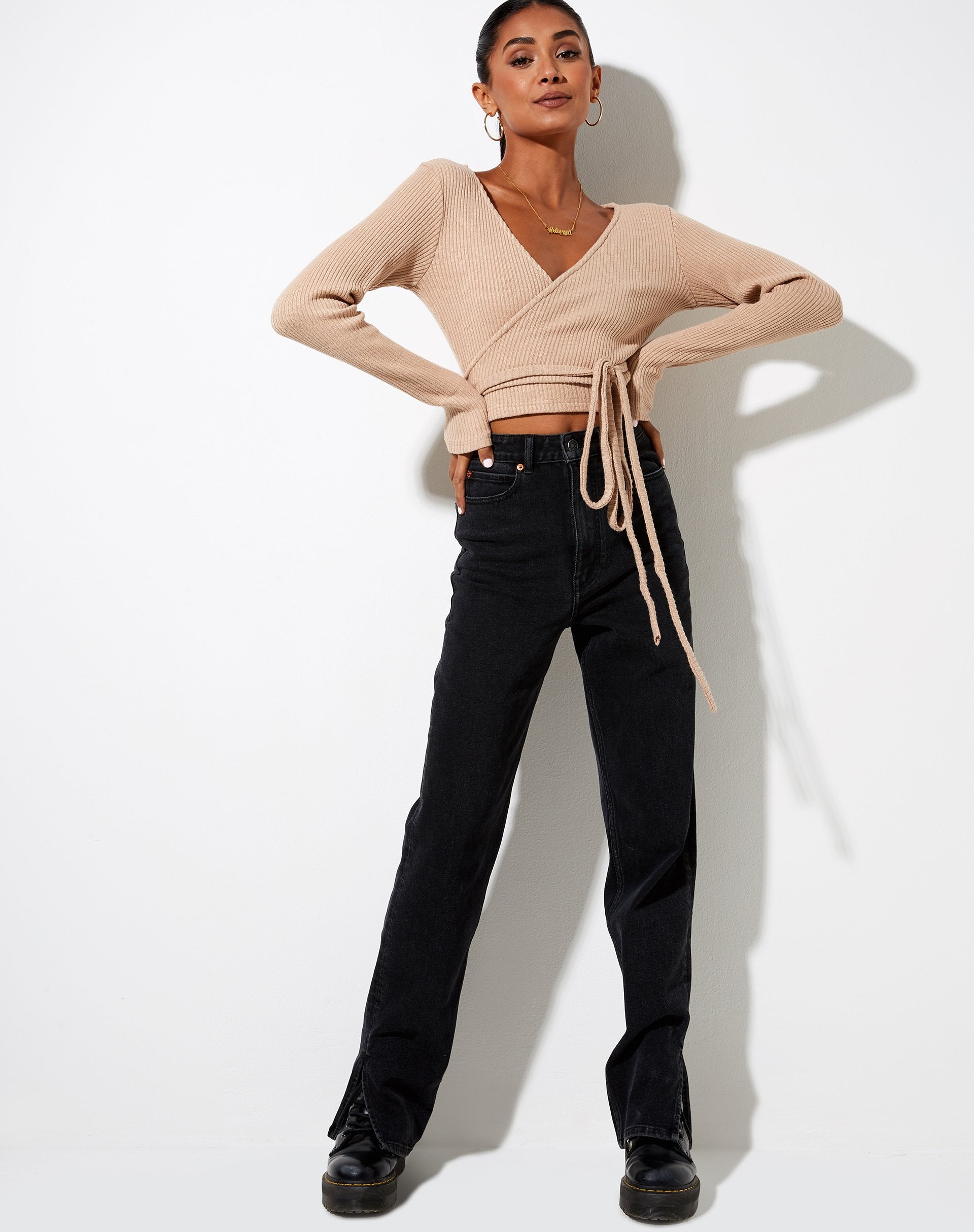Imagen de Bianca Wrap Top en Rib Tan