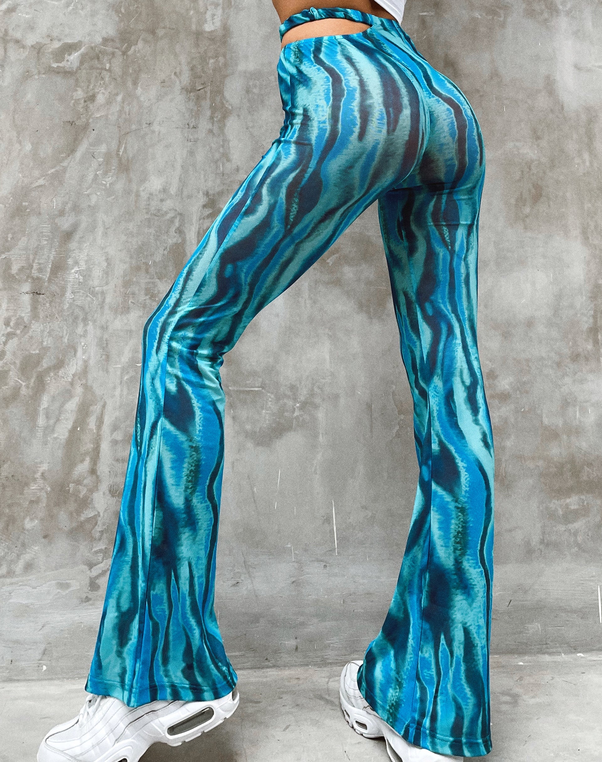 Imagen de Zola Flare Trouser en Tropical Rave