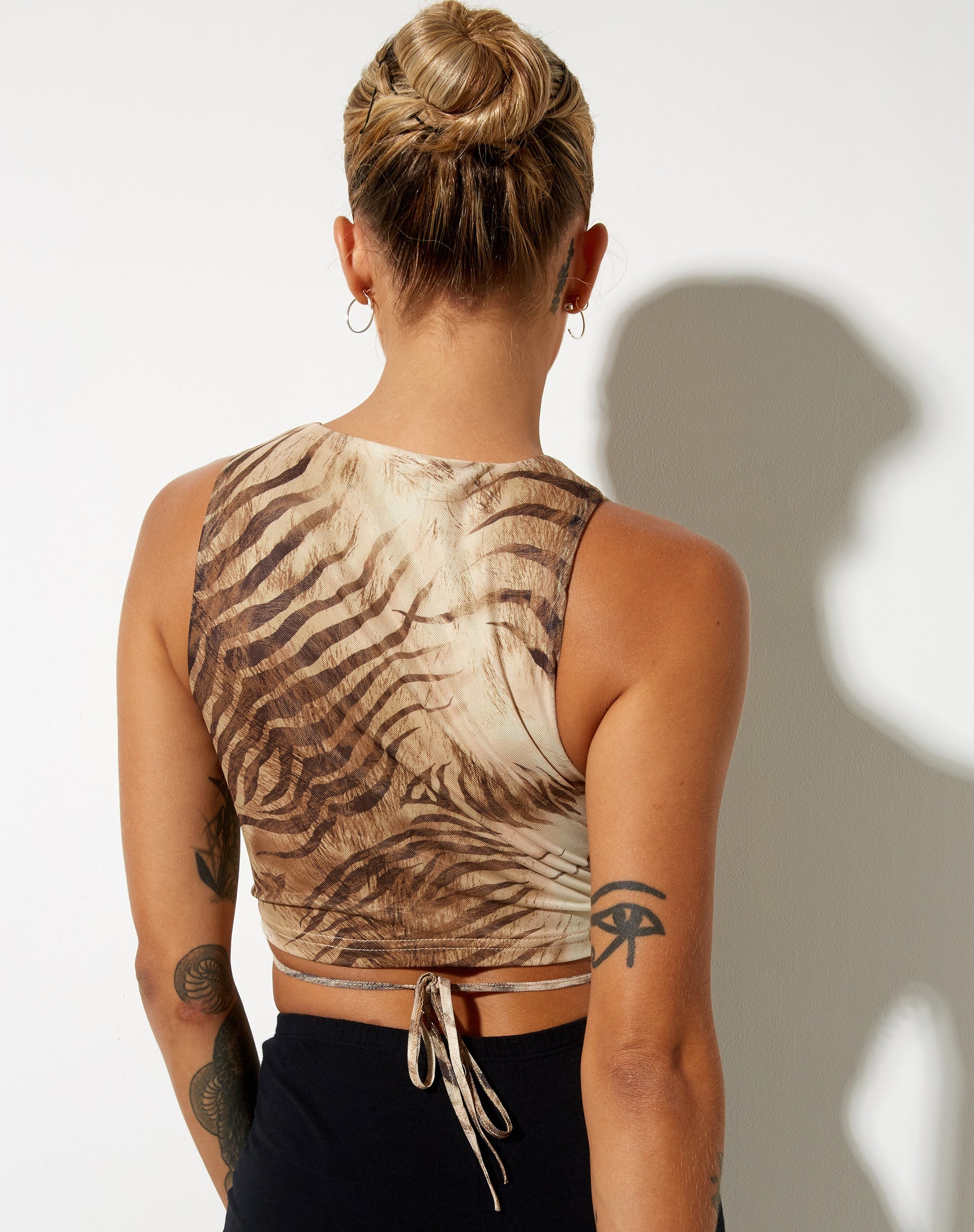 Imagen de Bima Crop Top en marrón tigre