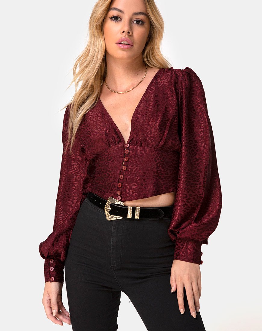 Bina Crop Top de satén guepardo burdeos