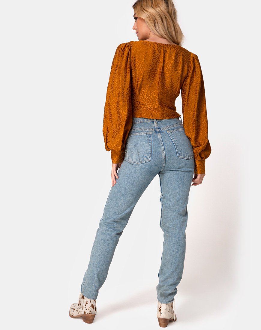 Imagen de Bina Crop Top en satén Cheetah Gold
