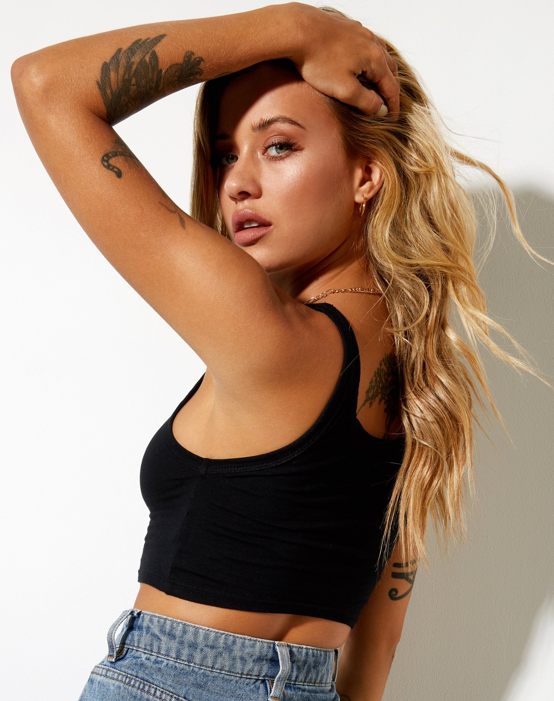 Imagen de Blois Crop Top en Lycra Negro Paradise Embro