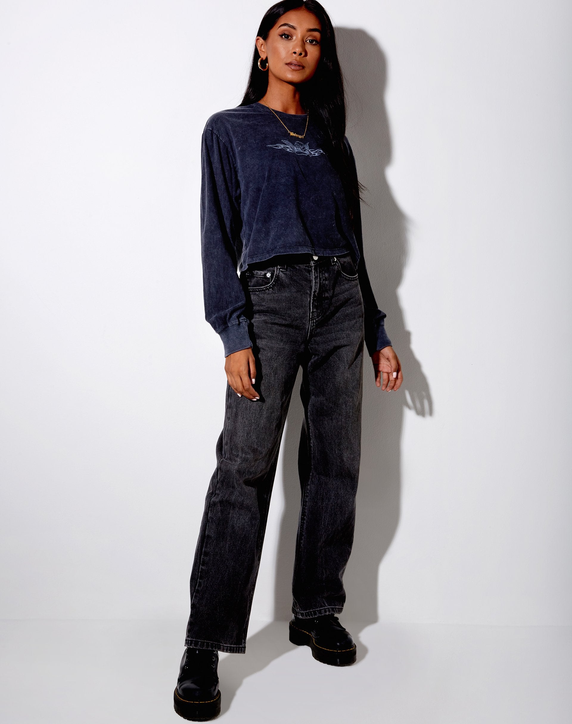 Imagen de Boli Crop Tee in Black Wash Tribal Angelo