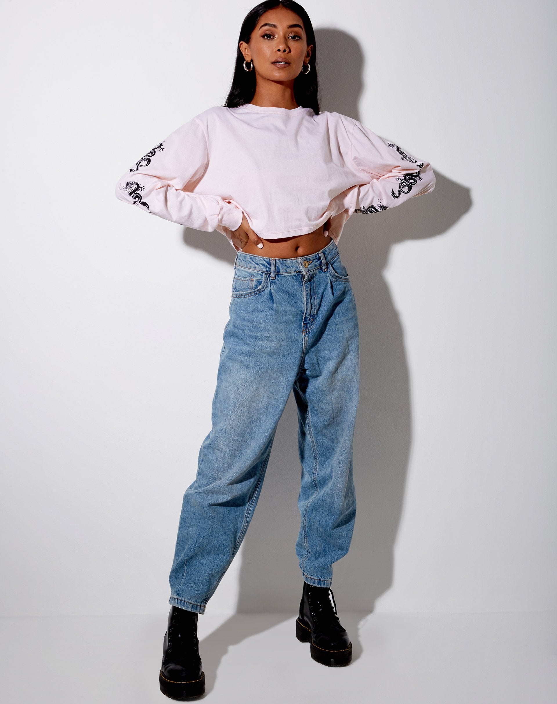 Imagen de Boli Crop Tee in Blush Pink Dragon