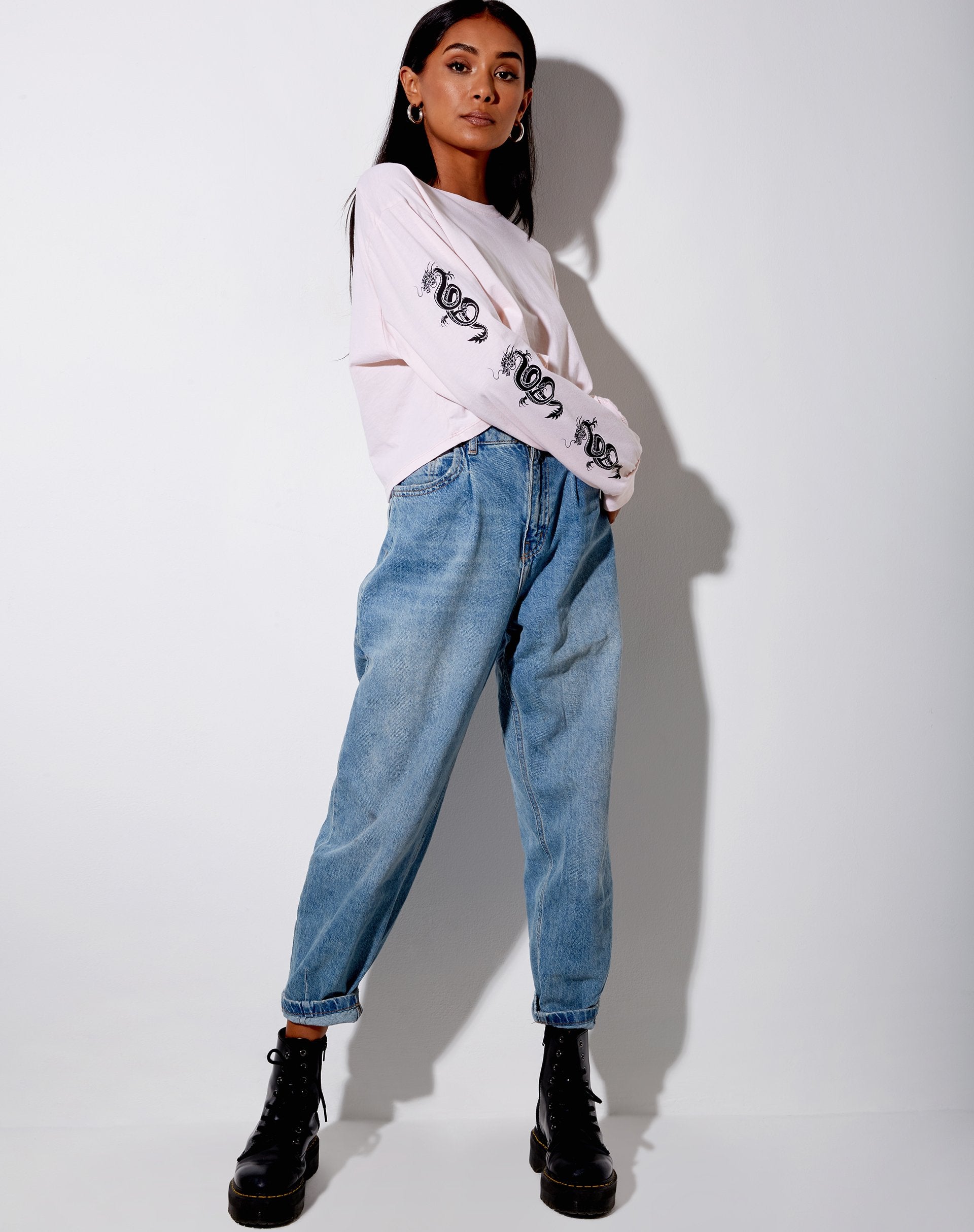 Imagen de Boli Crop Tee in Blush Pink Dragon