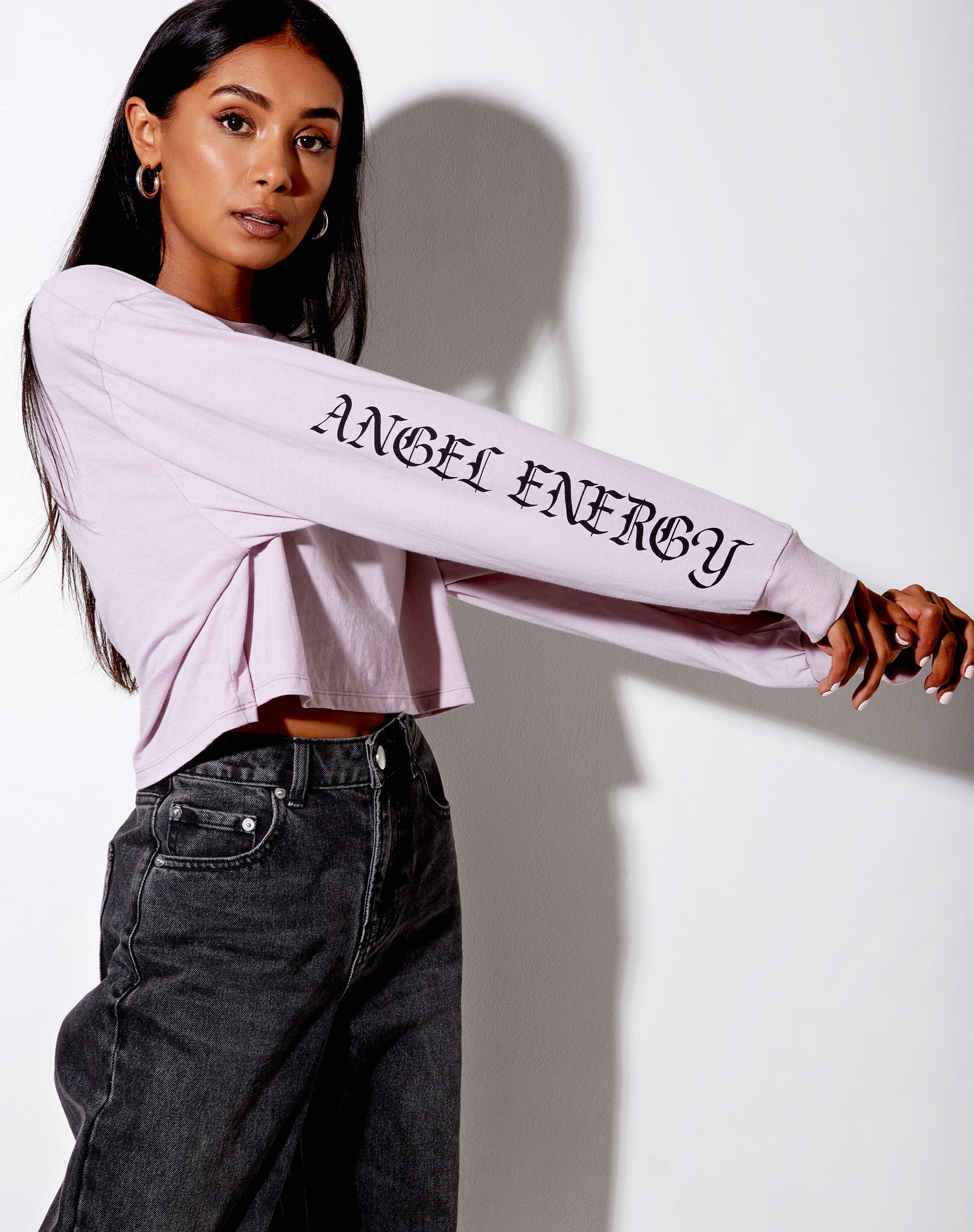 Imagen de Boli Crop Tee en Violeta Angelo Angel Energy