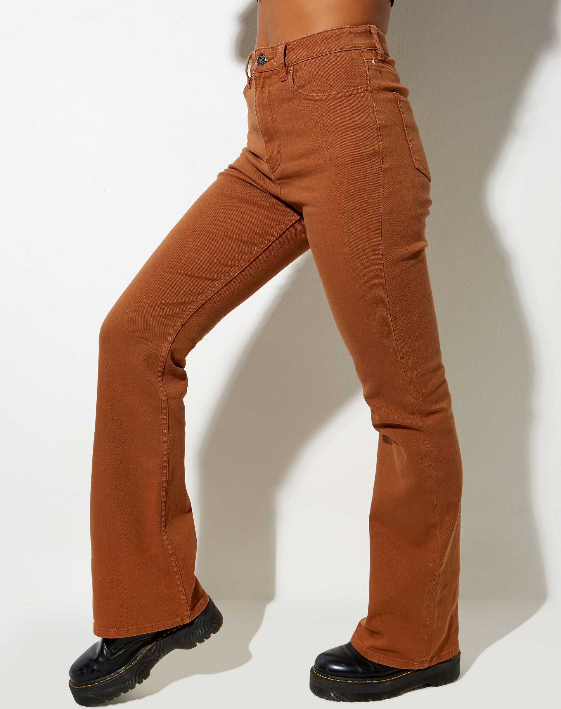 Imagen de Bootleg Jeans en jengibre