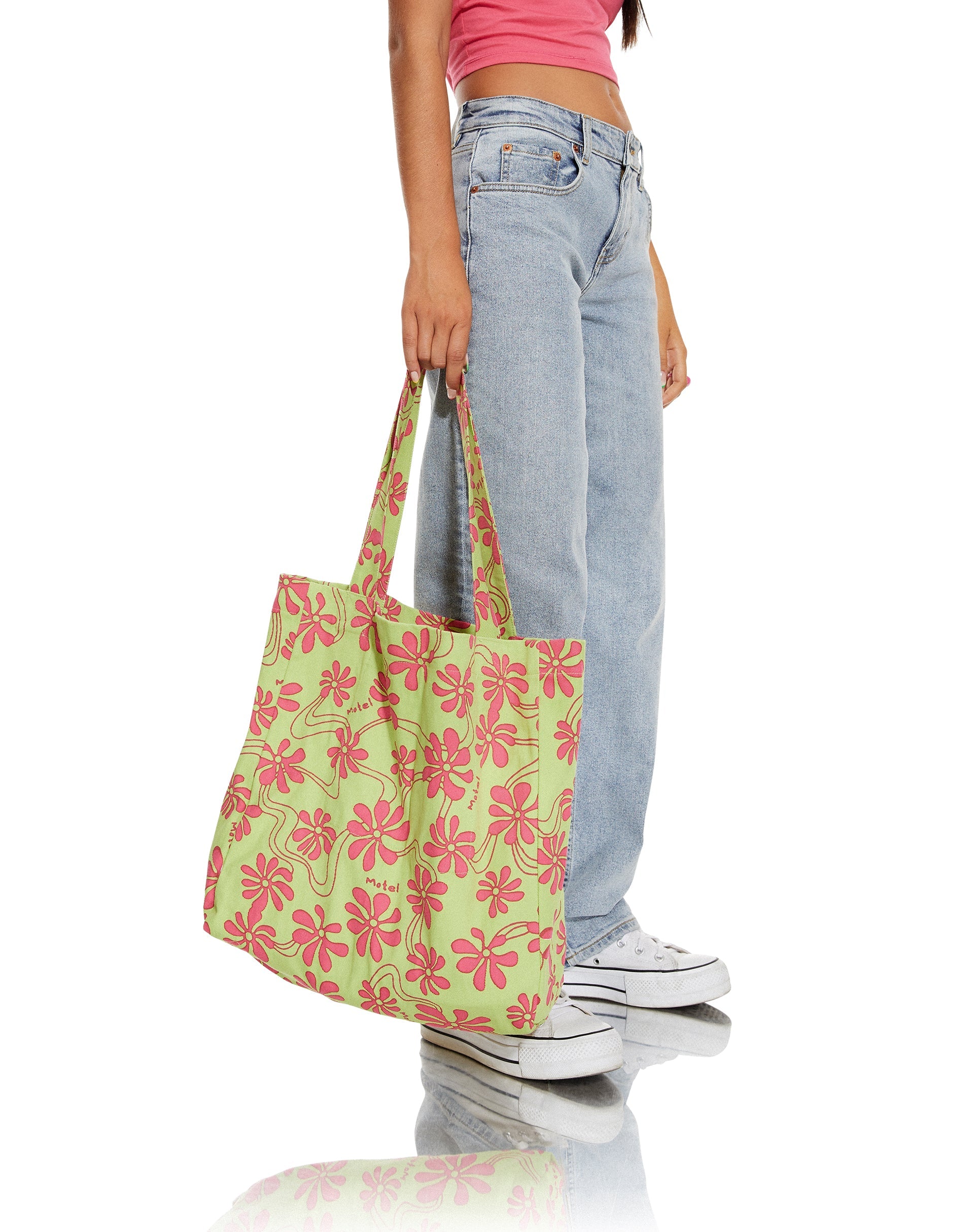 imagen de MOTEL X BARBARA Barbs Tote Bag in Green Beachy Floral