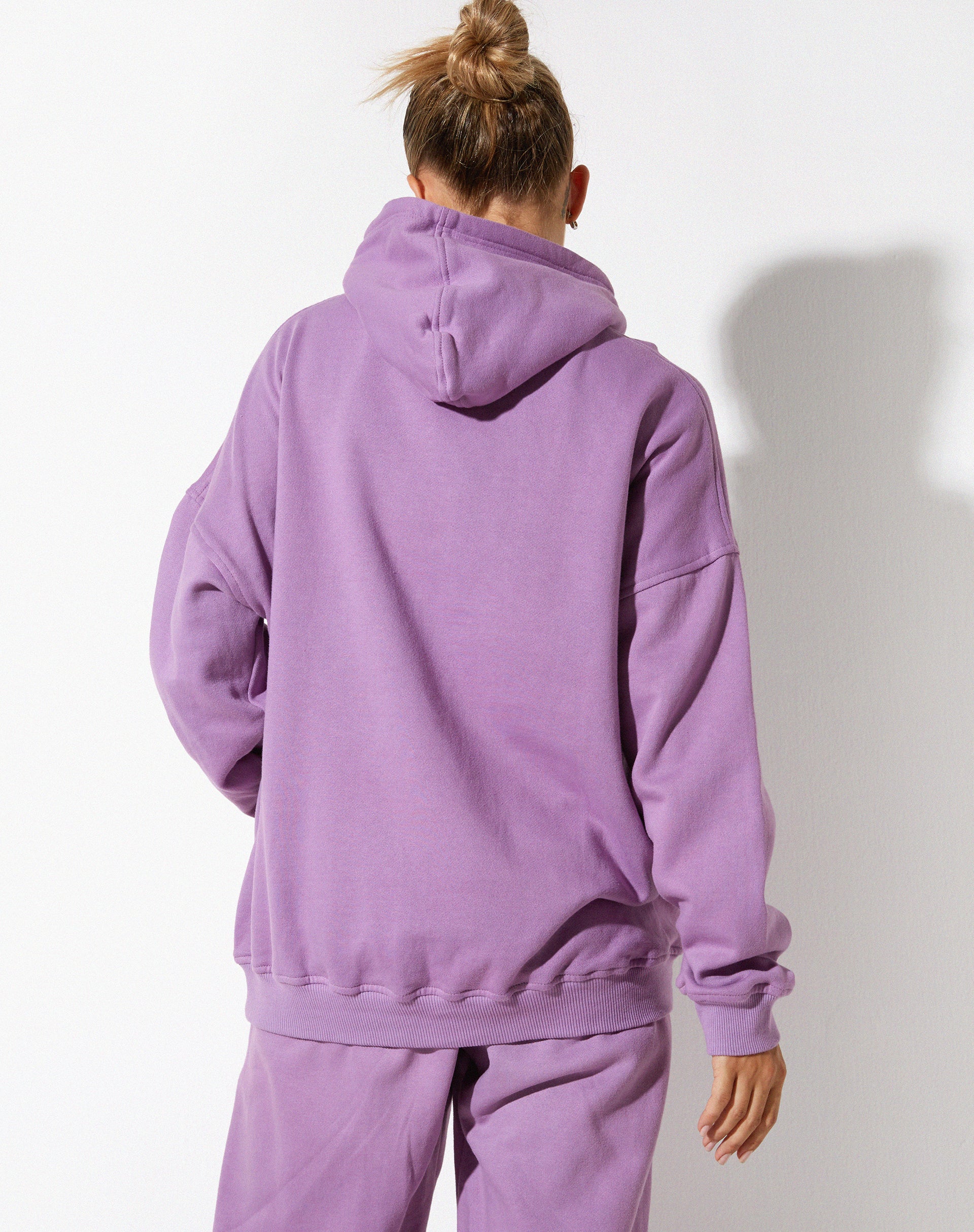 imagen de Oversize Hoodie in Lavender Retro Grade Embro