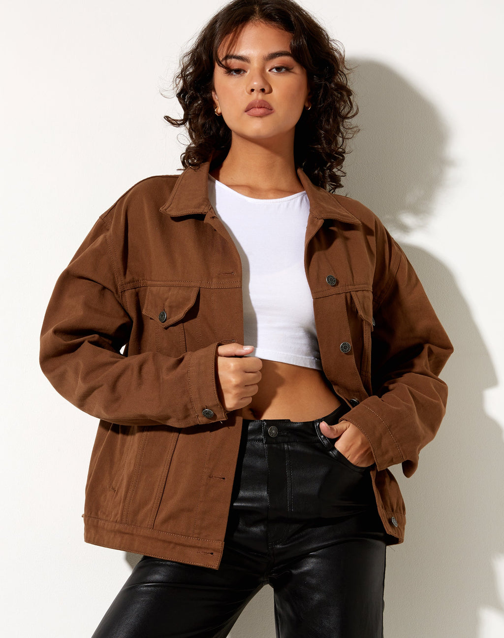 Chaqueta vaquera Calissa Longline en marrón intenso