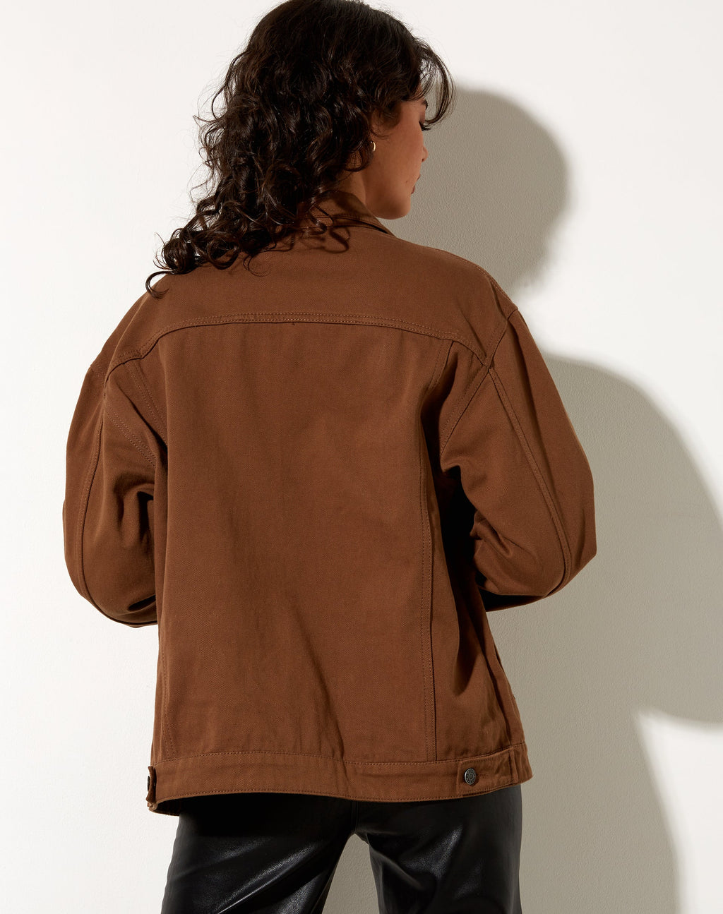 Chaqueta vaquera Calissa Longline en marrón intenso