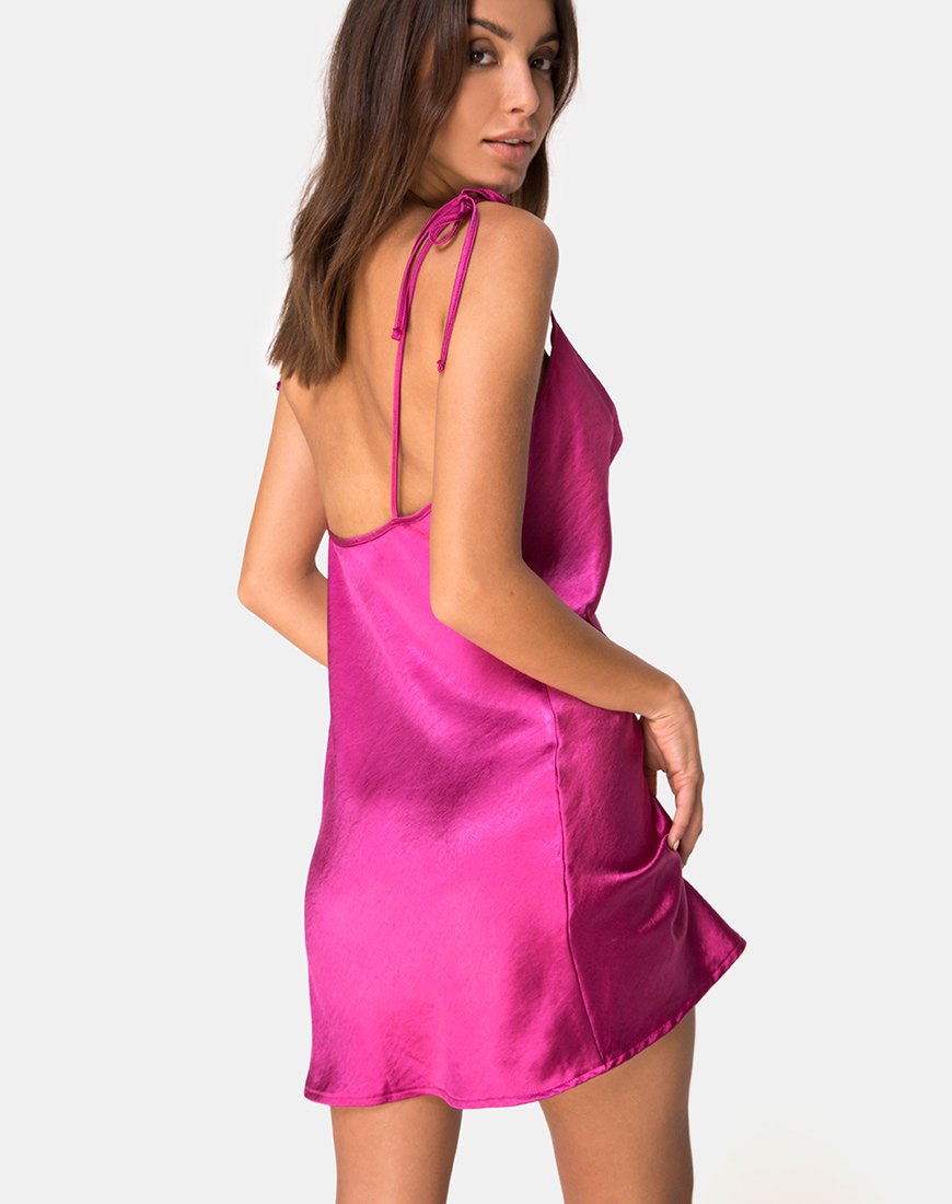 Imagen del vestido Camara de satén magenta