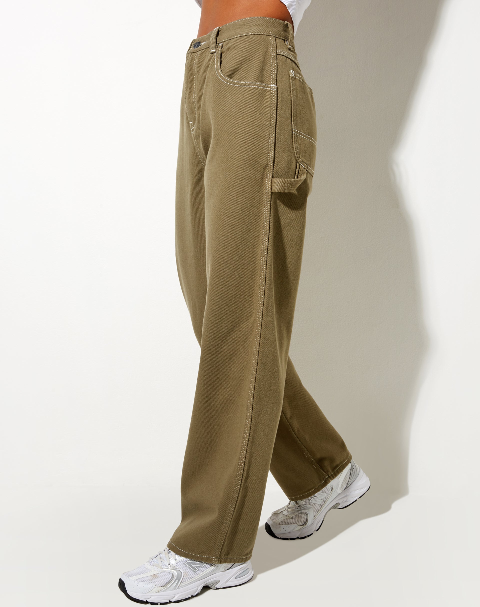 Imagen de Carpenter Parallel Jeans en color caqui