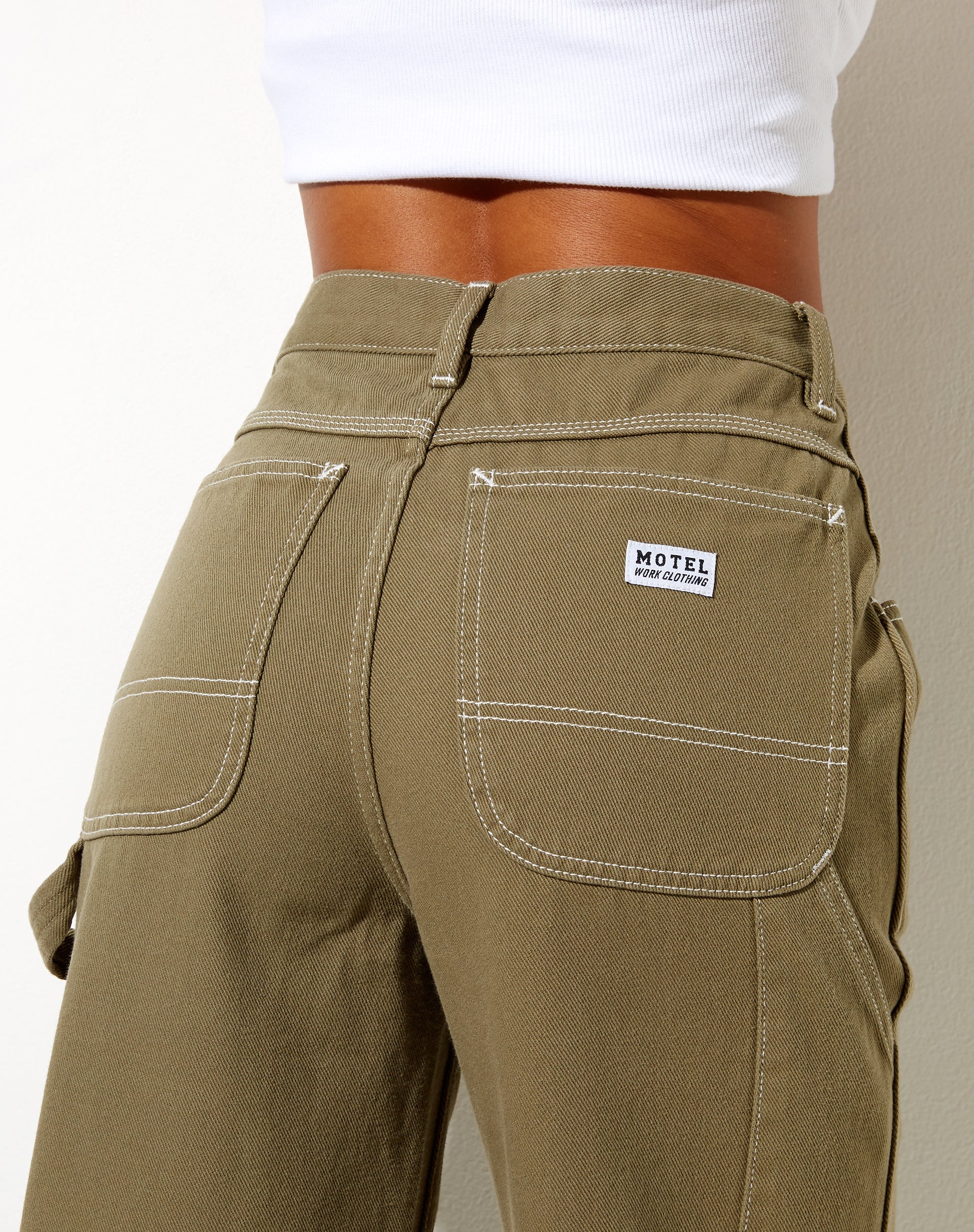 Imagen de Carpenter Parallel Jeans en color caqui