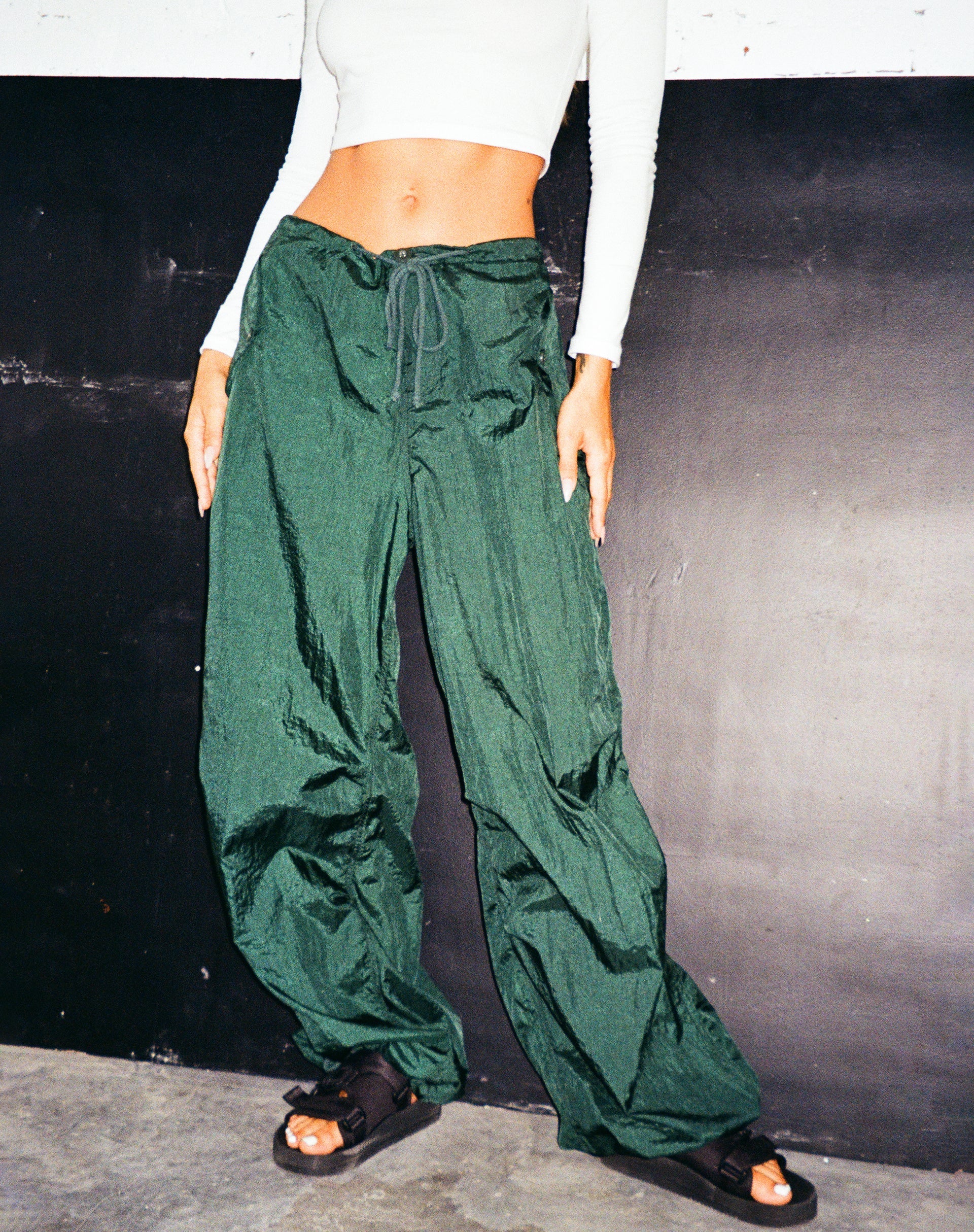 imagen de Chute Trouser en Bottle Green