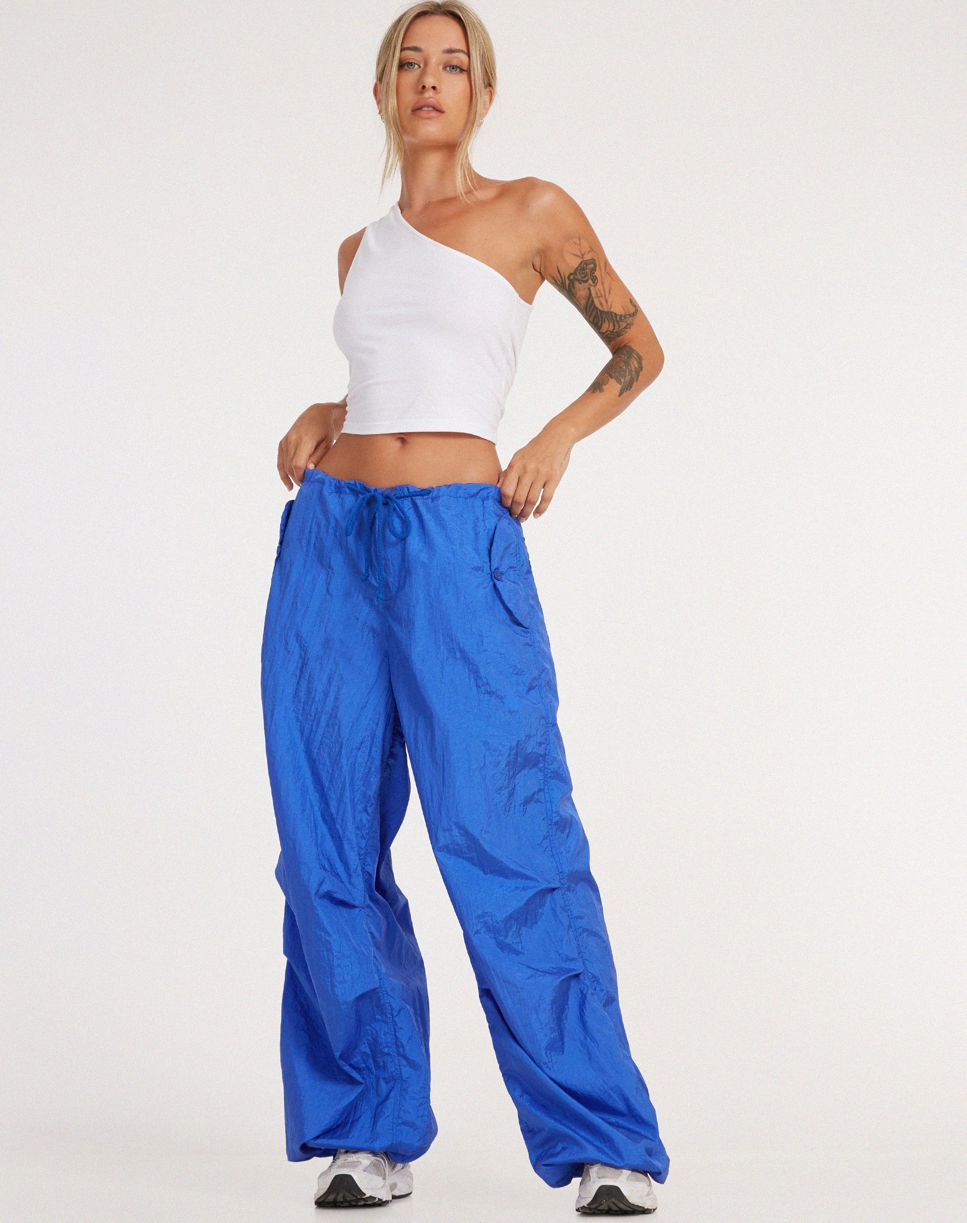 imagen de Chute Trouser en azul cobalto