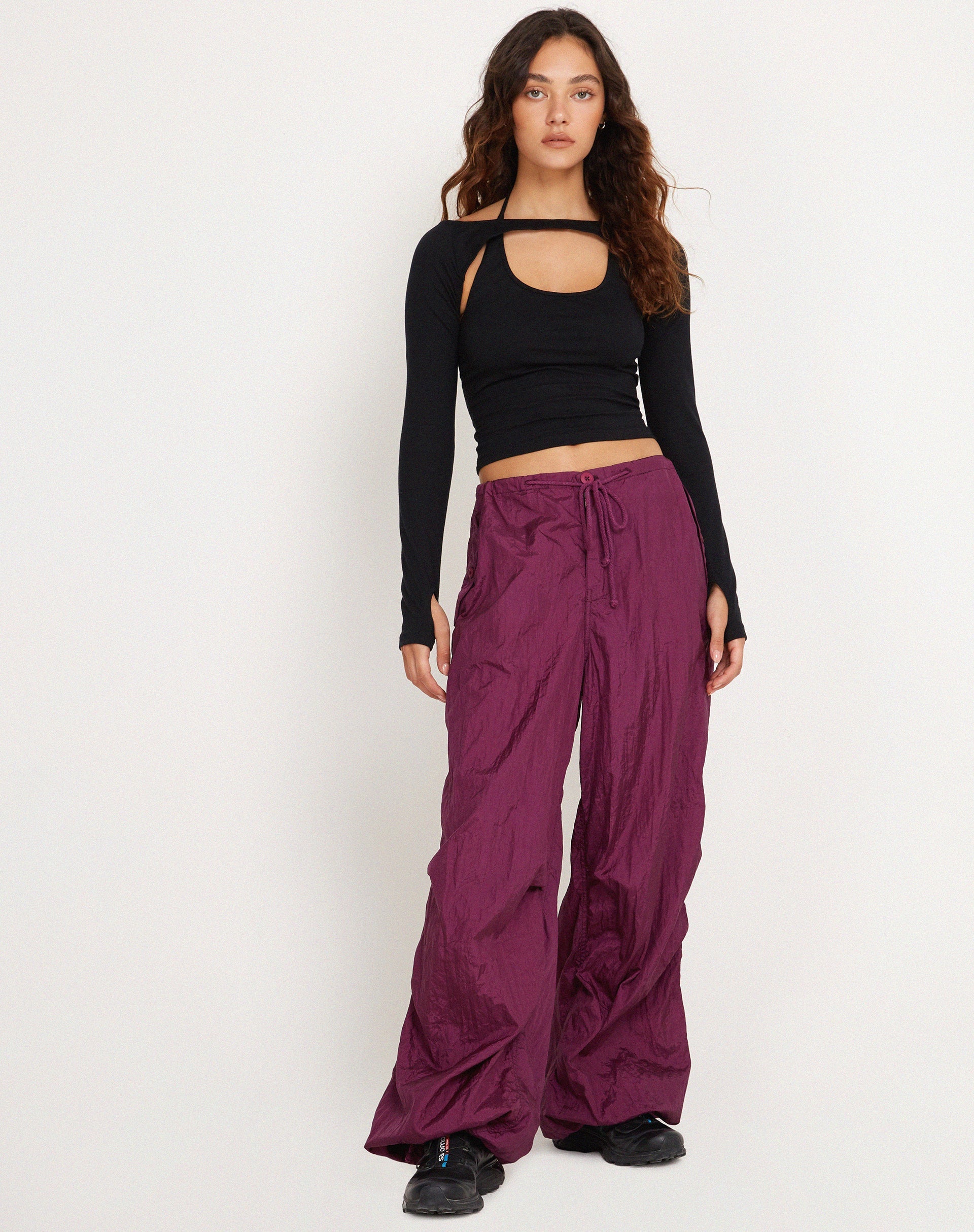 Imagen del pantalón Chute en morado oscuro