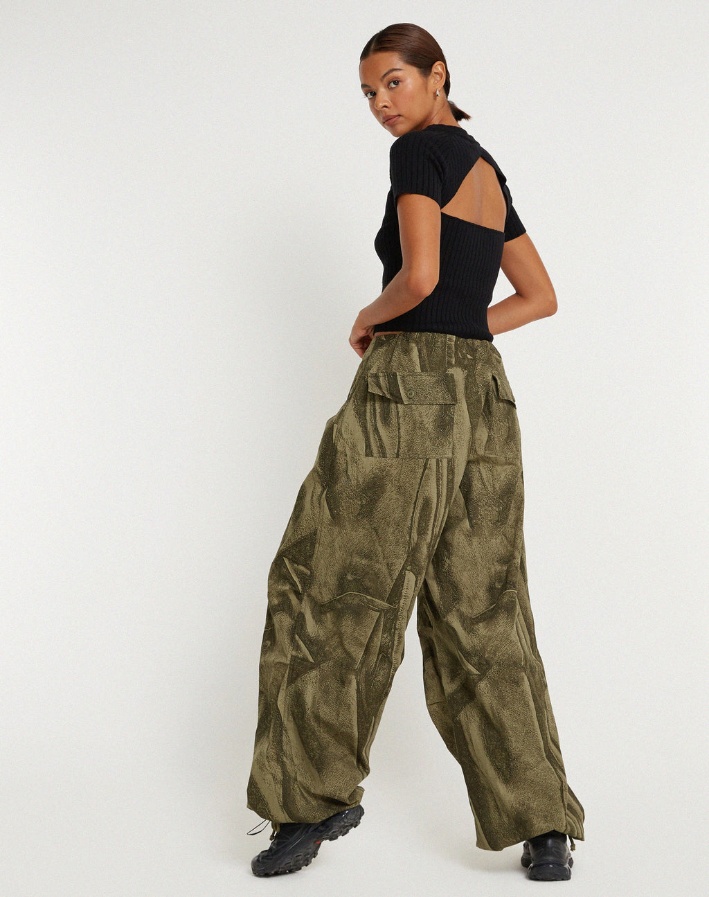 Pantalón Chute en Dystopian Crease Caqui