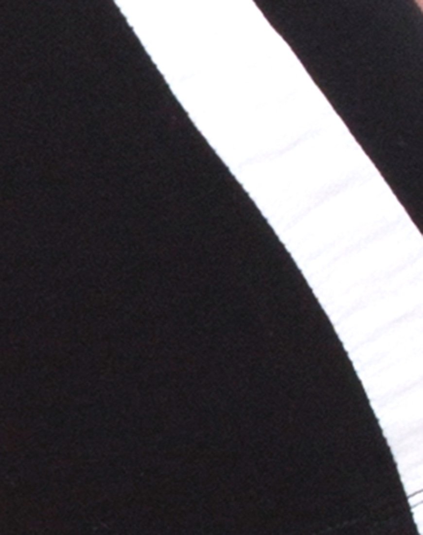 Imagen de Cirst Short en negro con raya blanca