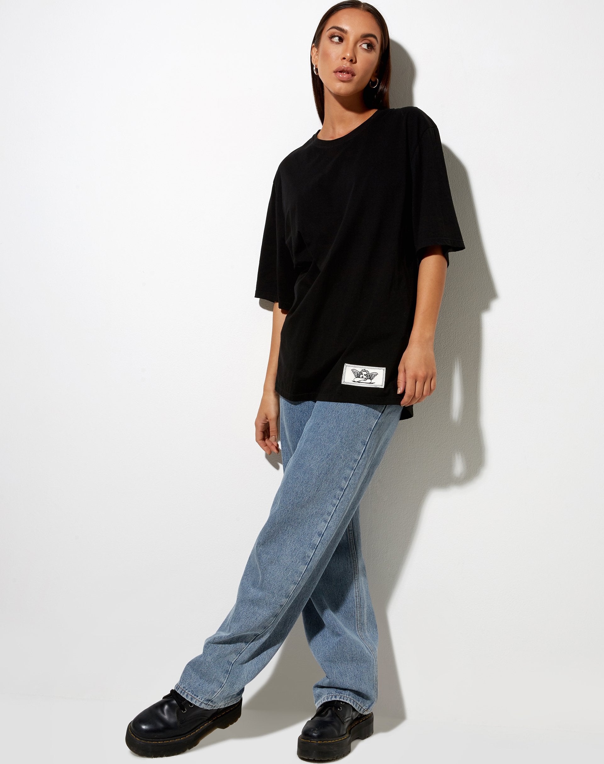 Imagen de Cocoon Tee in Black Angelo Label Embro