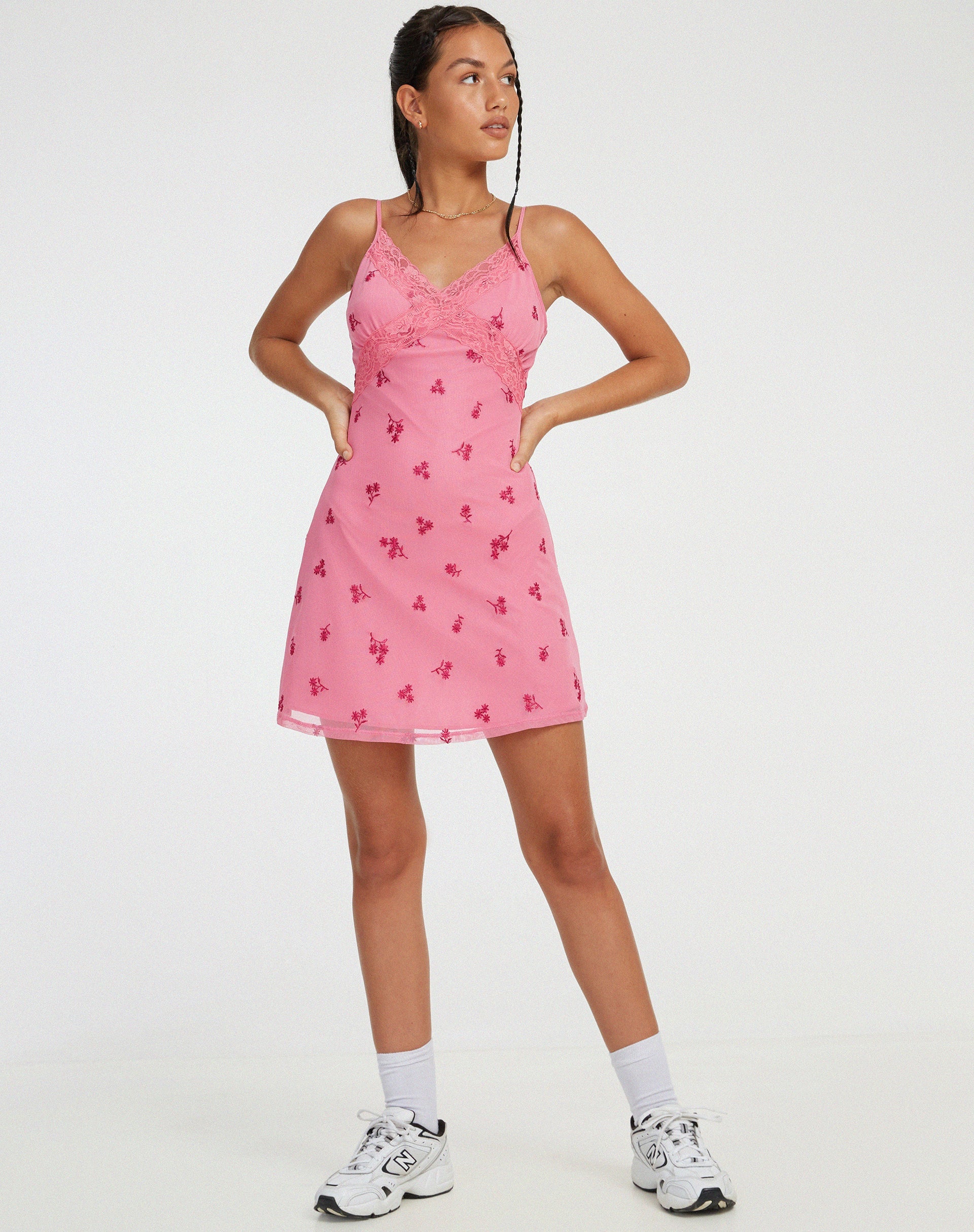 imagen de Coline Mini Dress in Pink Ditsy Daisy Embro