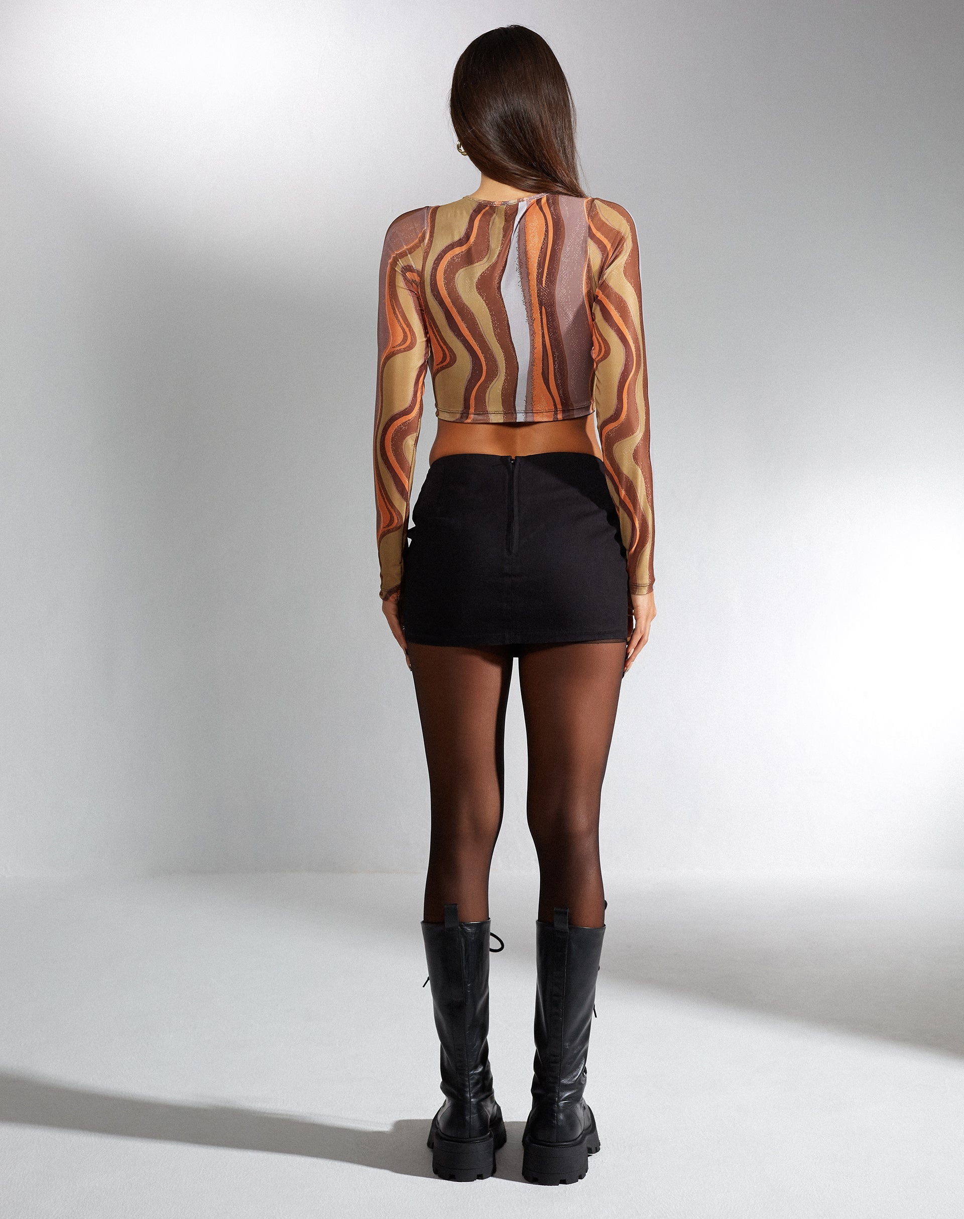 Imagen de MOTEL X IRIS Cora Crop Top en degradado terroso