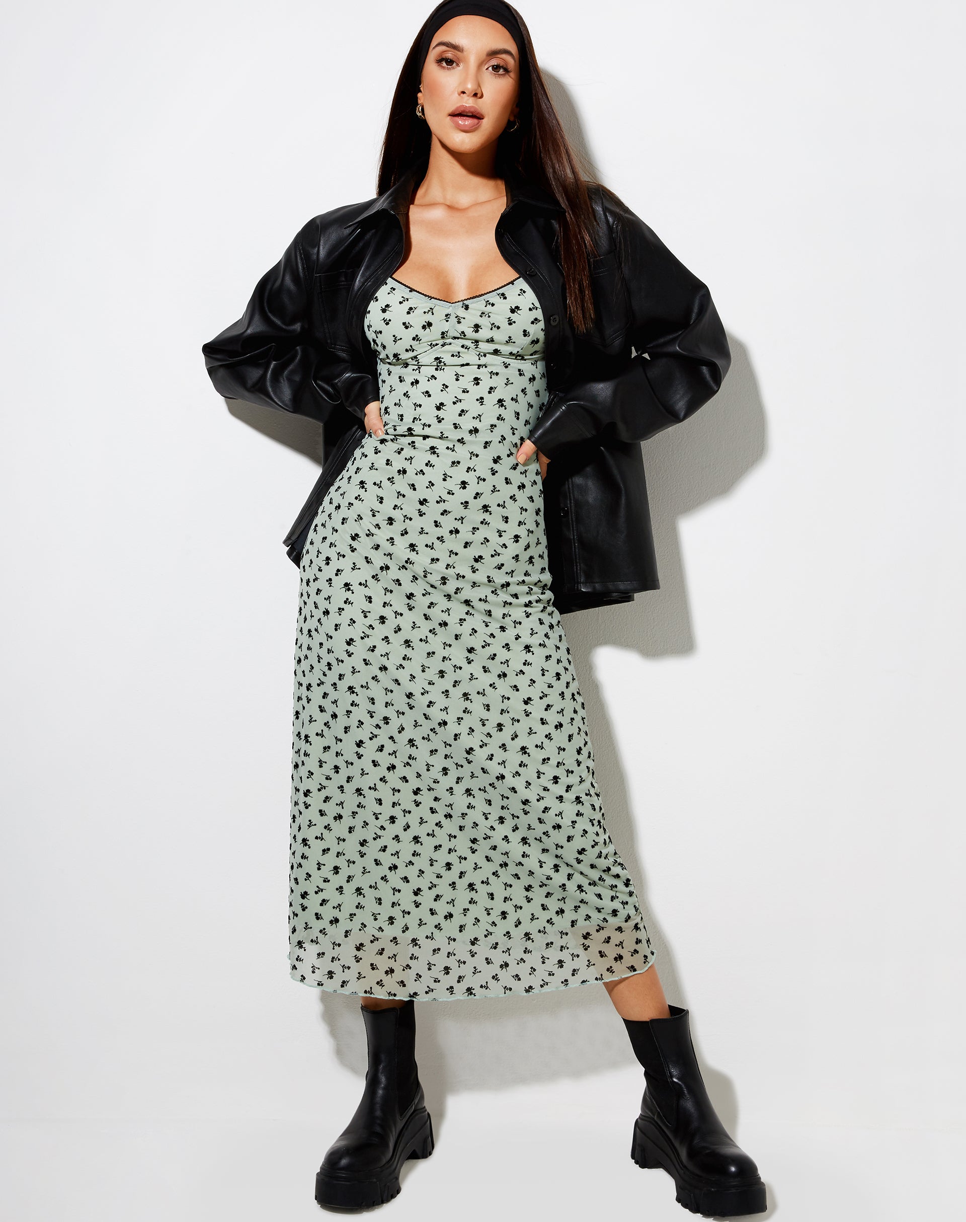Imagen de Cotina Vestido Midi en Florecillas Salvia Negro Flock
