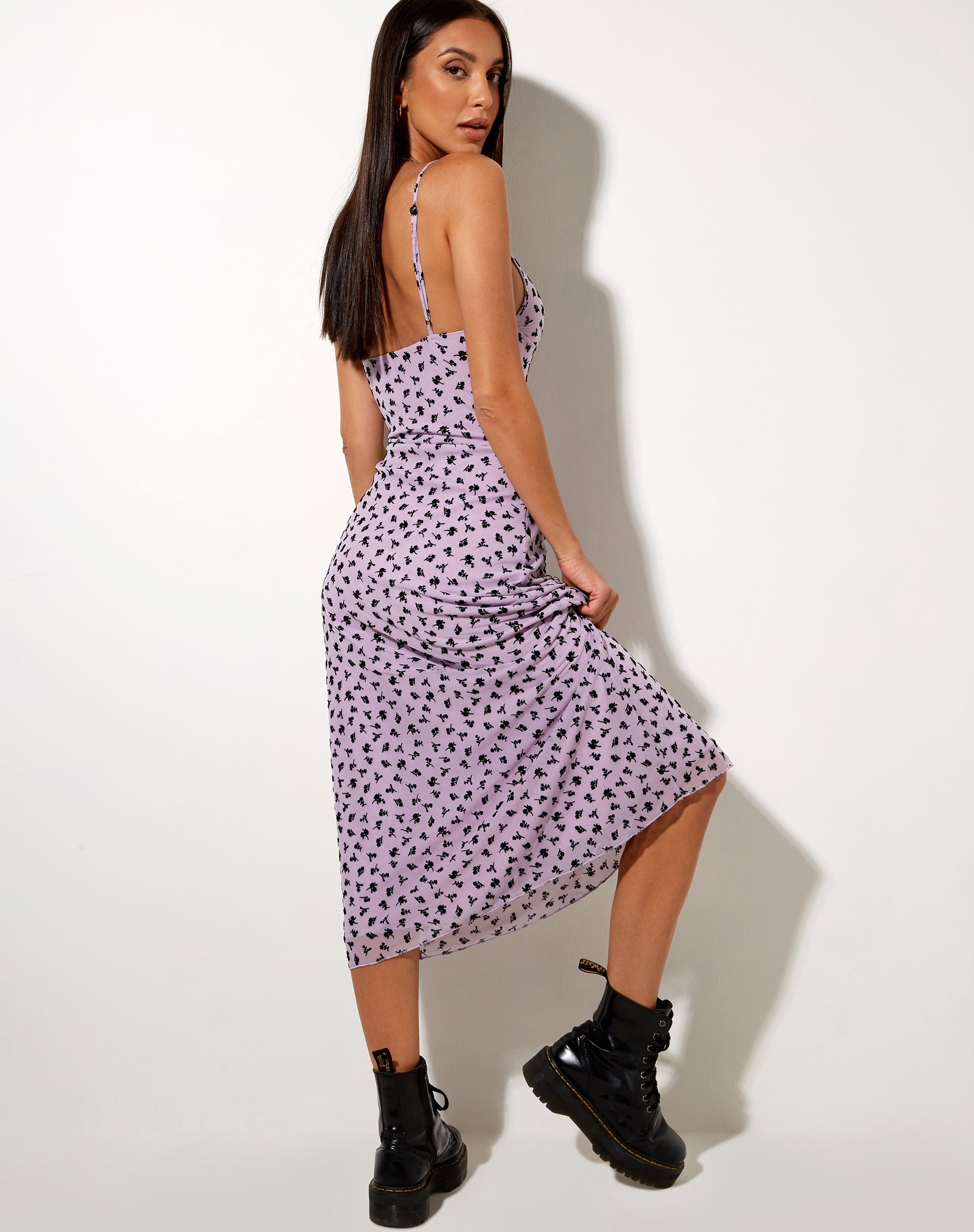 Imagen de Cotina Vestido Midi en Flor Lila Flock Negro