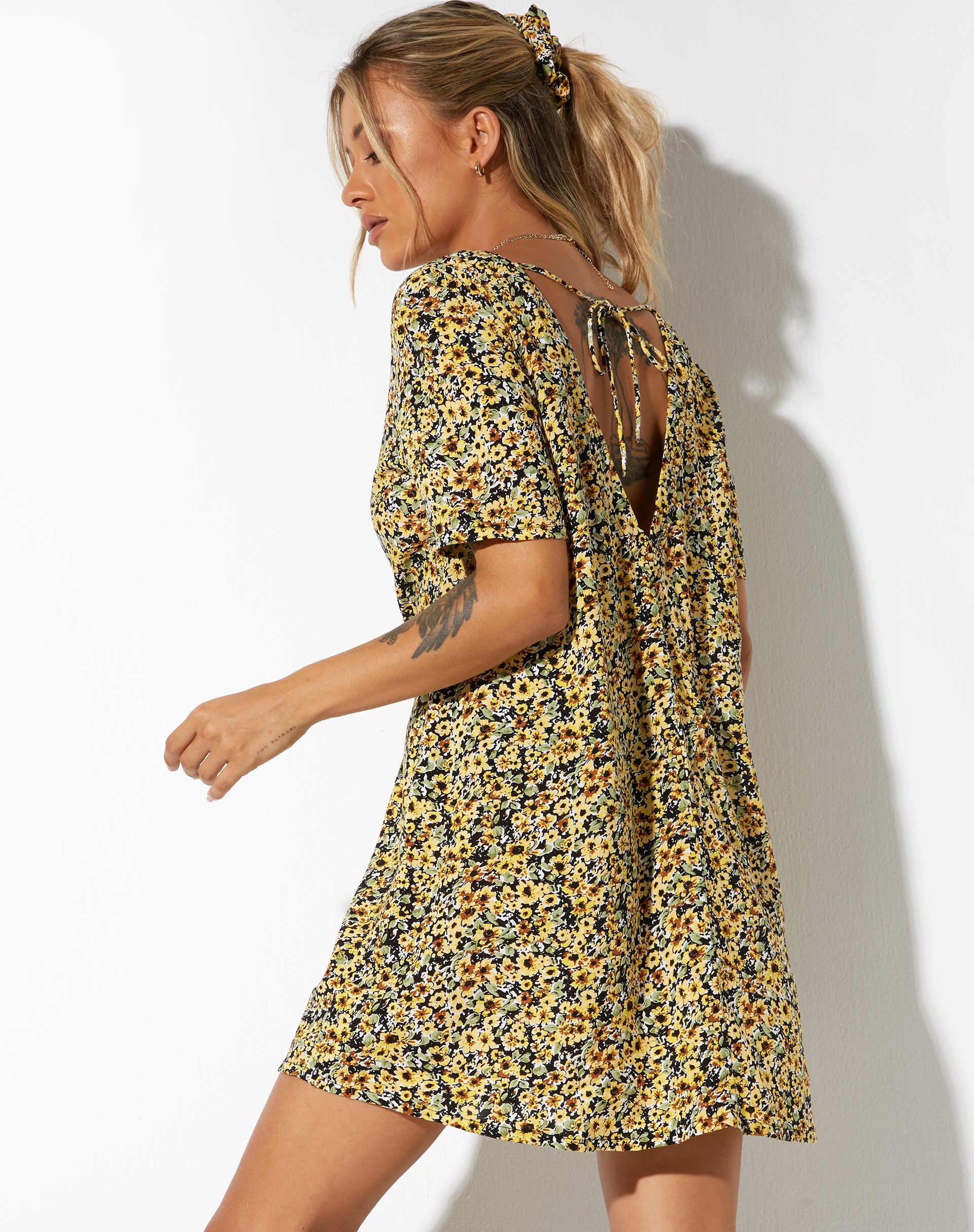 imagen de Crosena Dress in Spring Ditsy Yellowa