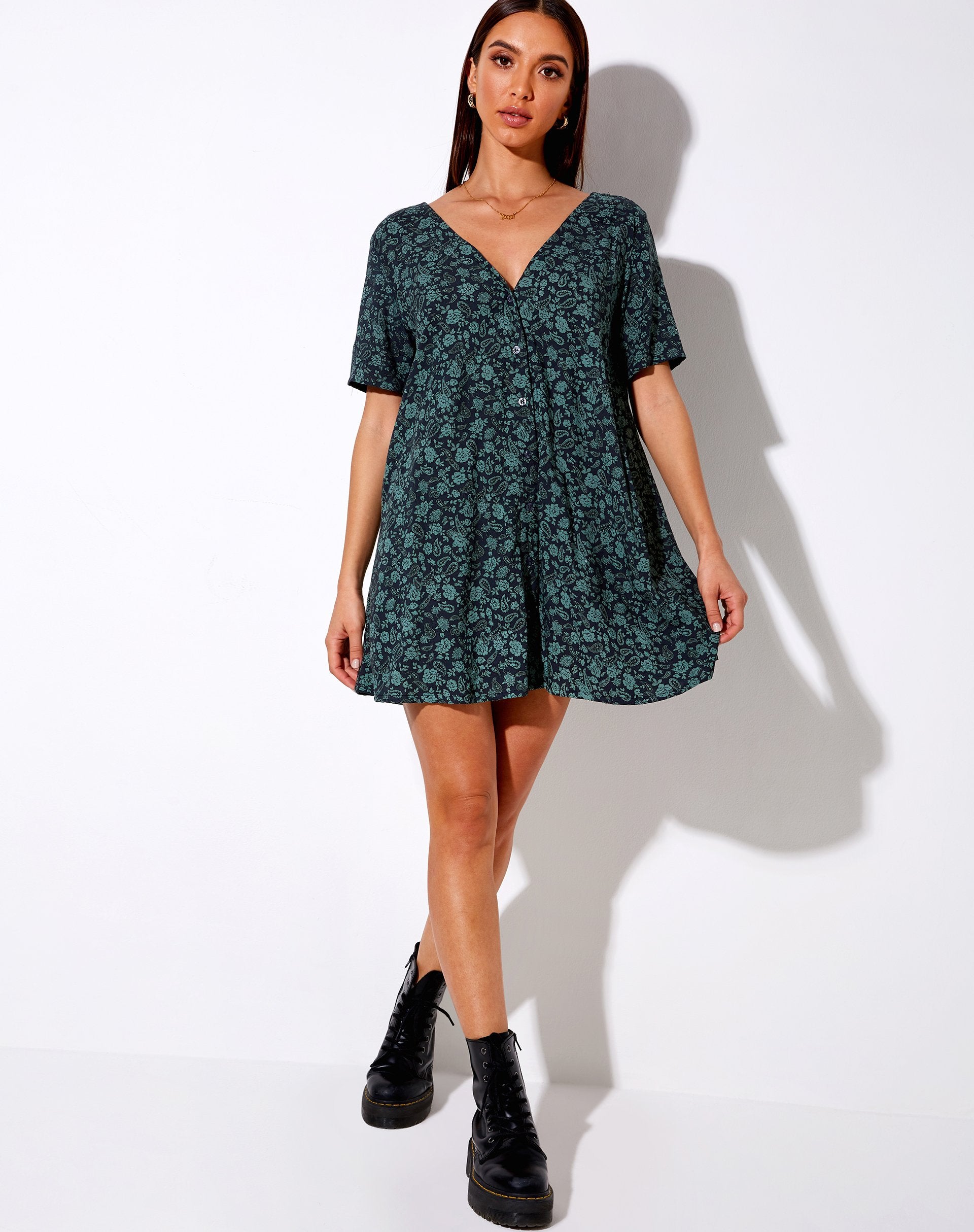 Imagen del vestido Crosena en Mono Paisley Sage