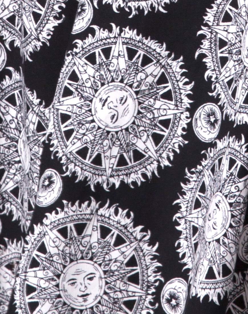 Imagen del vestido Crosena en reloj de sol negro