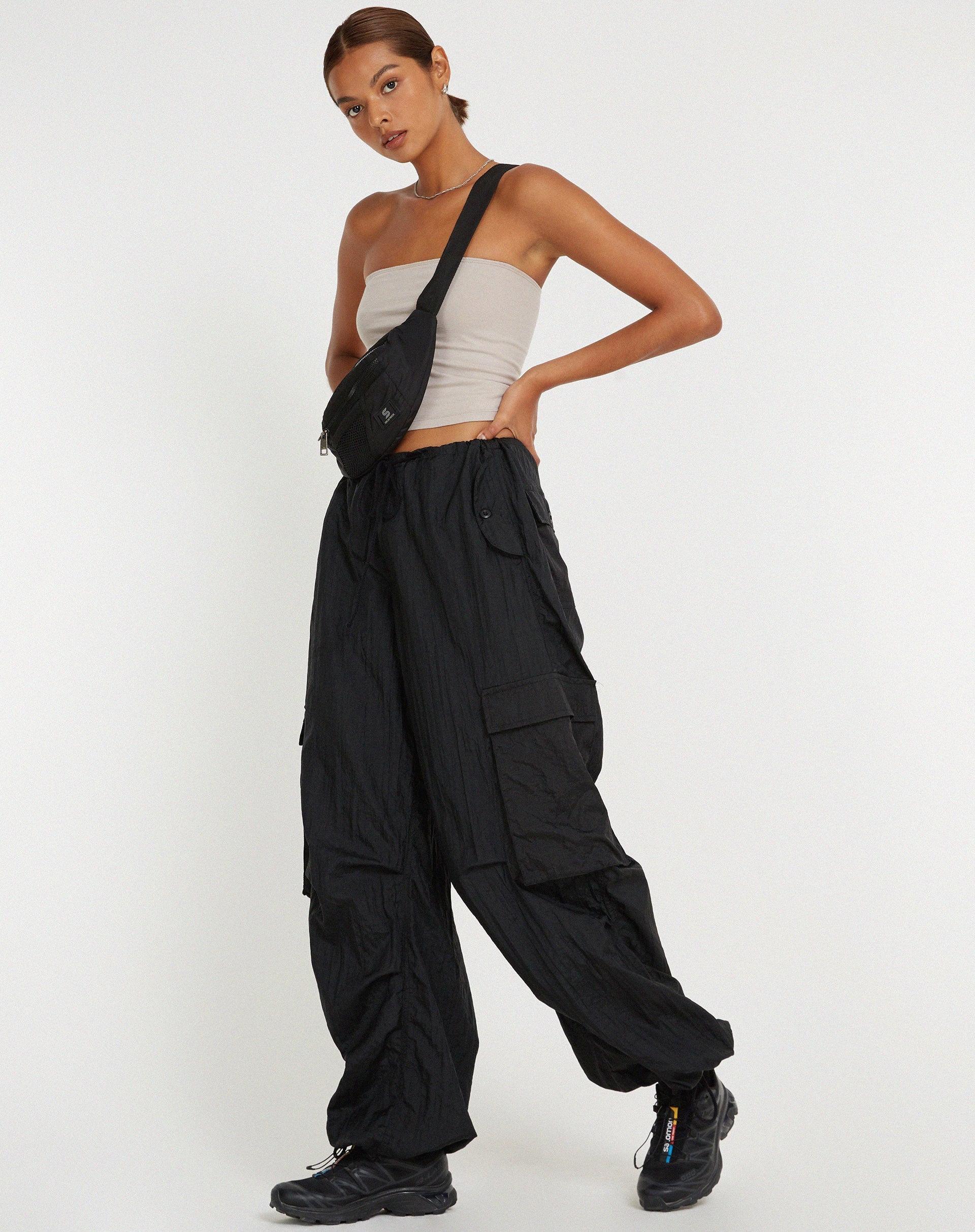 imagen de Cuties Wide Leg Cargo Trouser en Negro