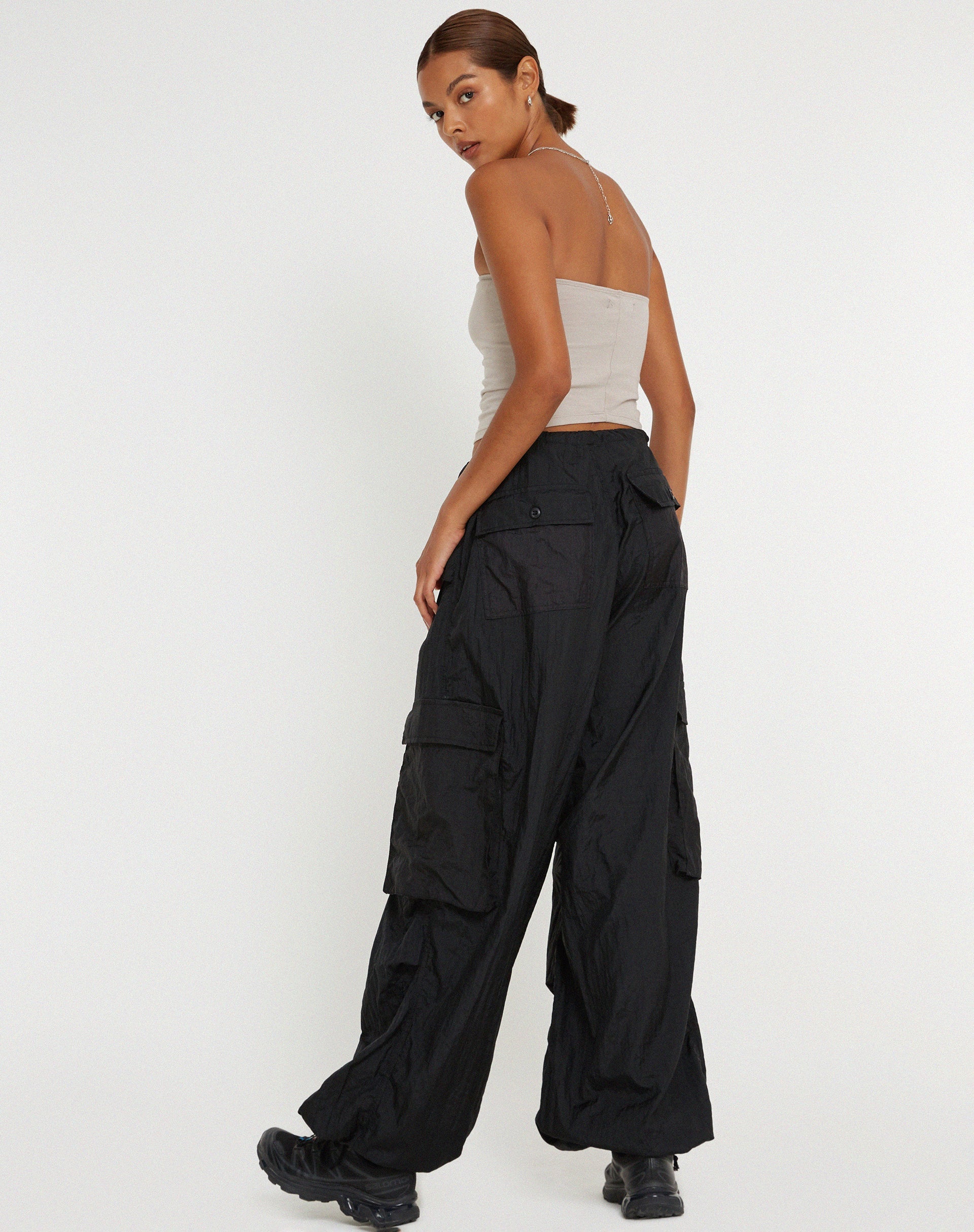 imagen de Cuties Wide Leg Cargo Trouser en Negro