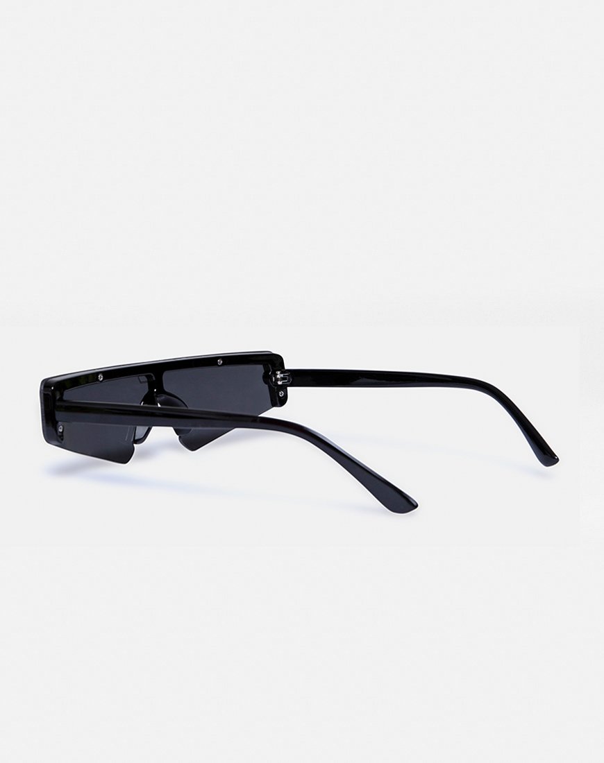 Imagen de las gafas de sol Cyber en negro