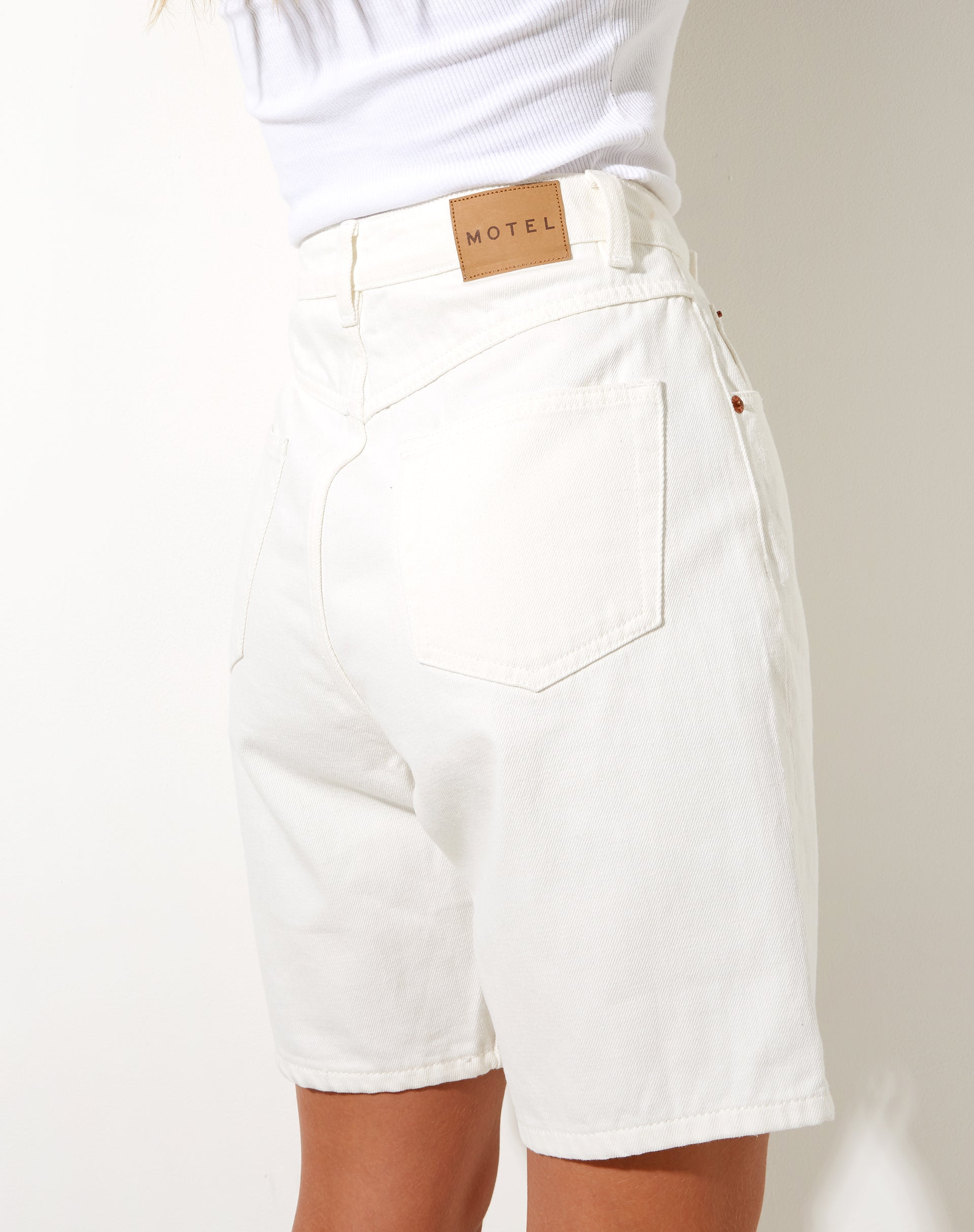 Imagen de Dad Denim Short in White Wash