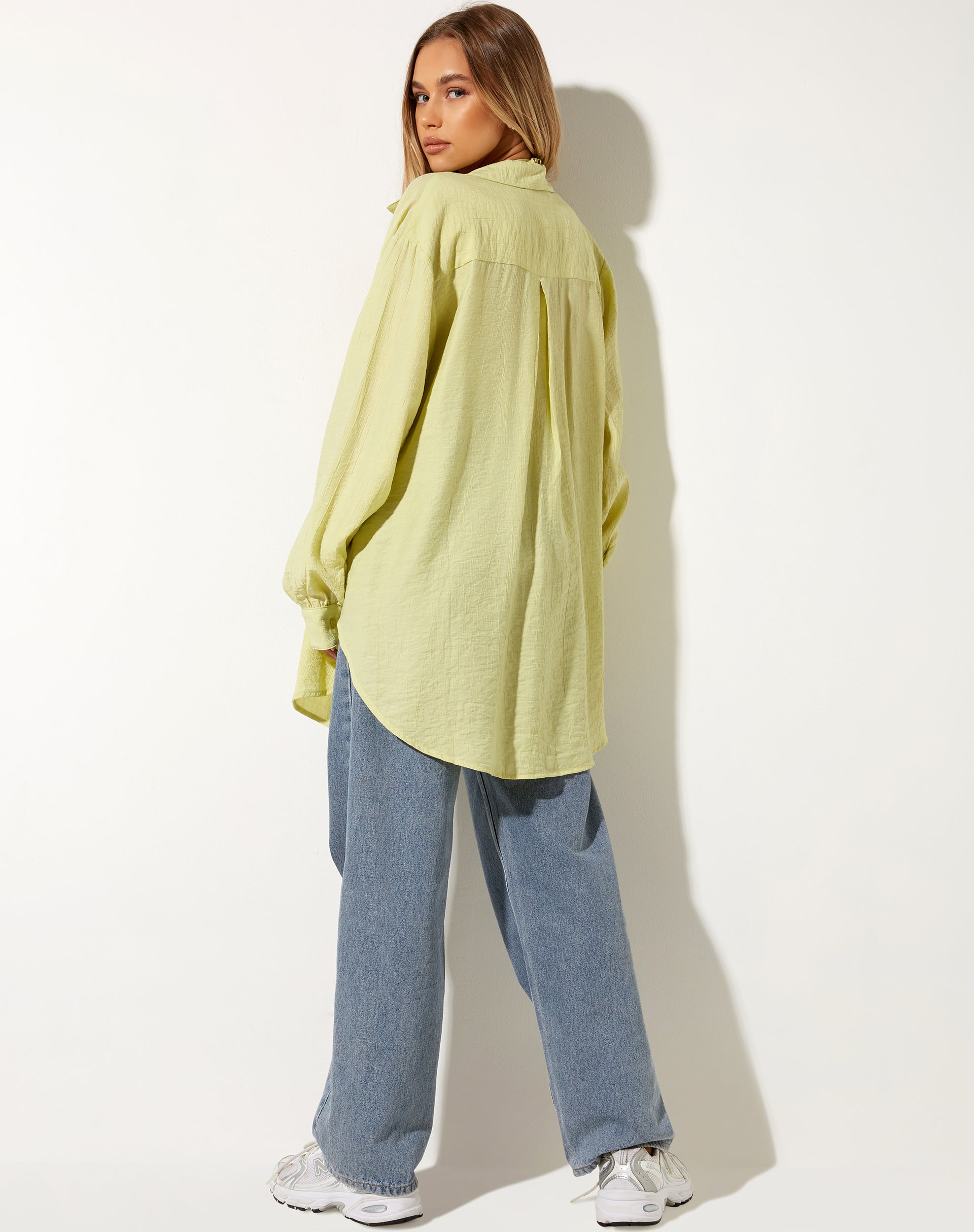 Imagen de la camisa Dael Oversized en Crinkle Sage