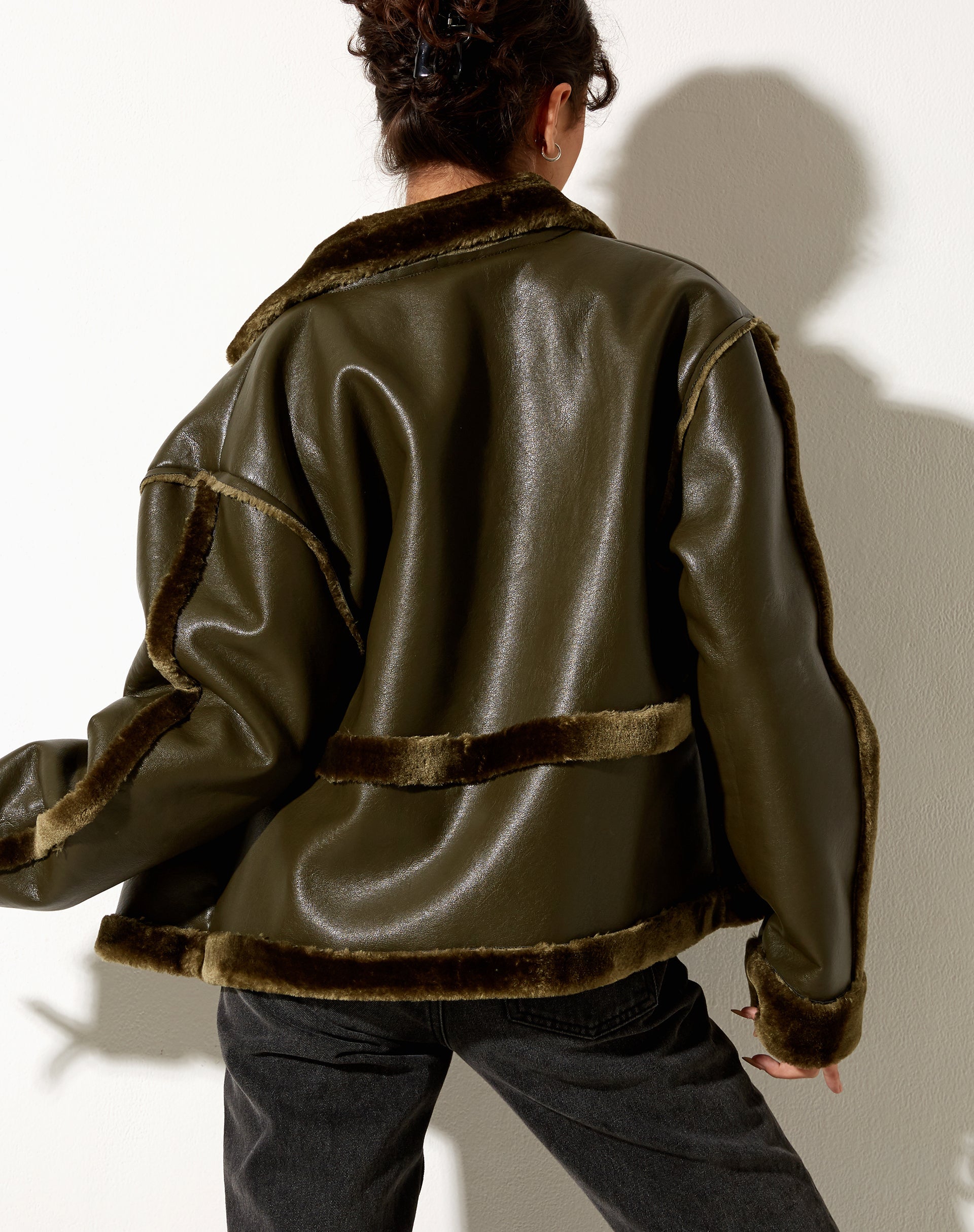 Imagen de la chaqueta Dagna en PU Dark Olive