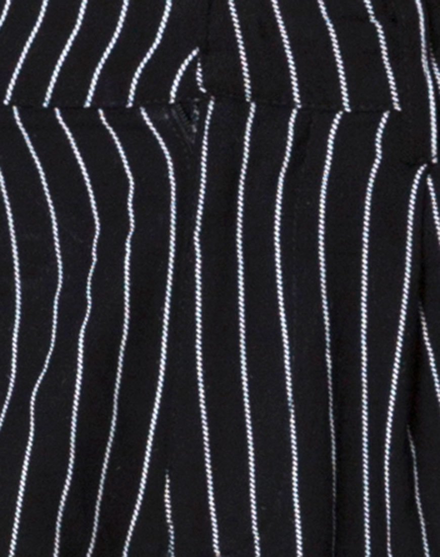 Imagen del pantalón Dastan de raya diplomática negro