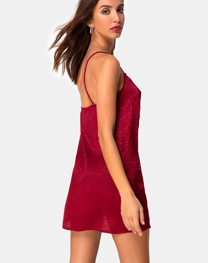 Datista Slip Dress en Satén Chita Frambuesa