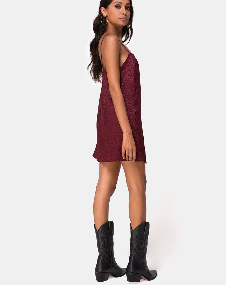 Imagen de Datista Slip Dress en satén Chita Borgoña