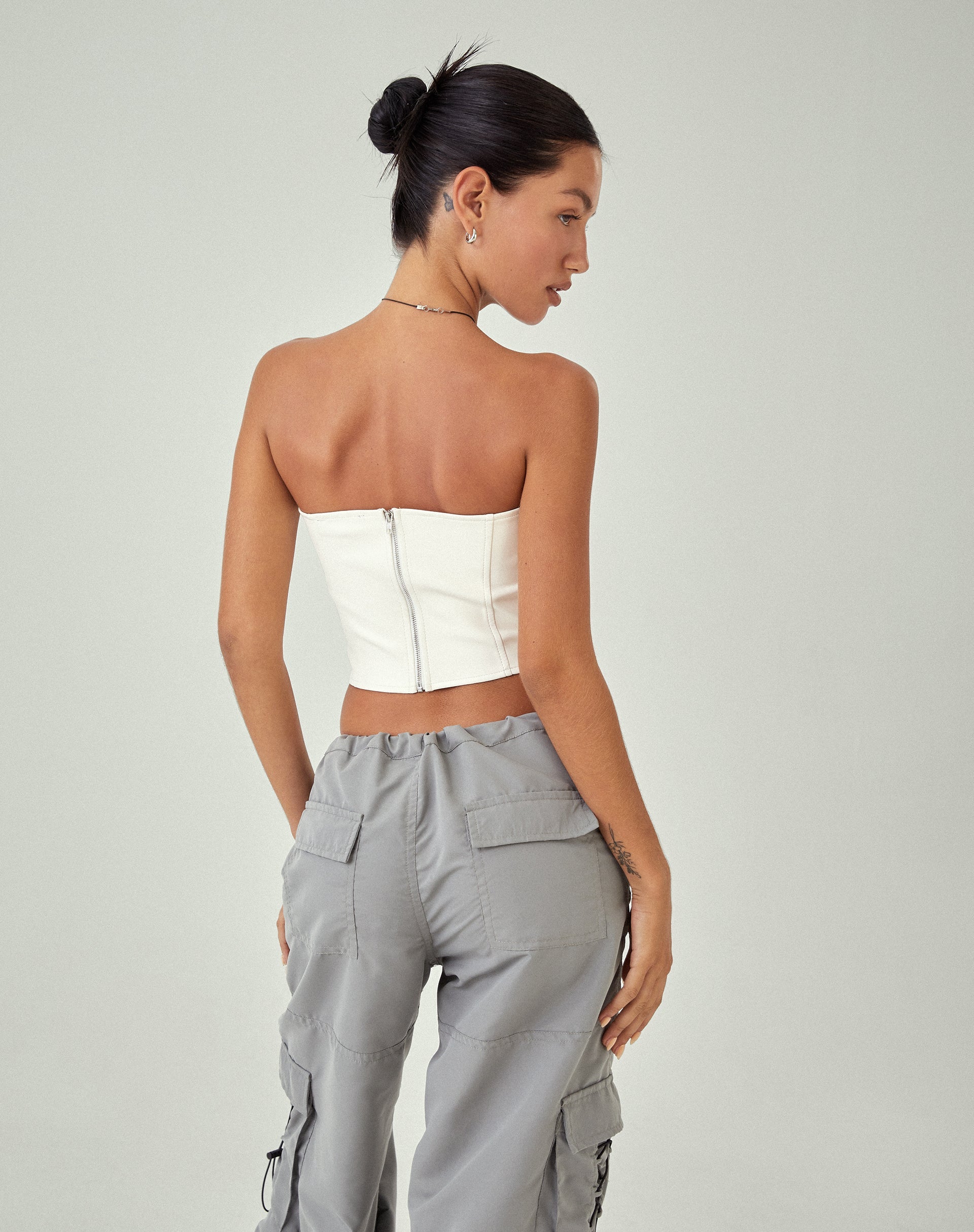 imagen de MOTEL X JACQUIE Dena Corset Top en PU Off White