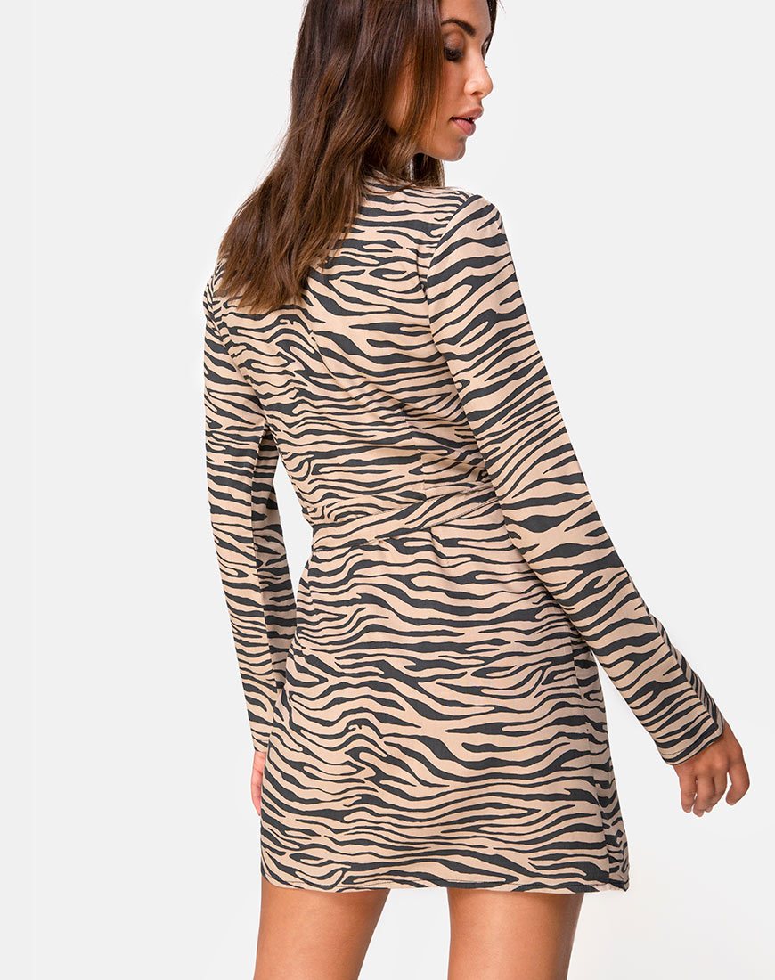 Imagen de Deva Wrap Dress in 90s Zepra Taupe