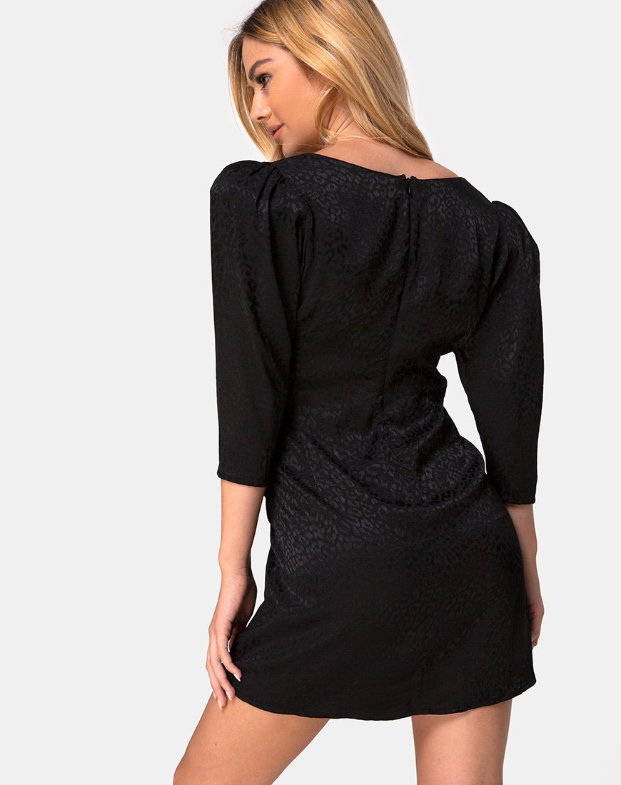 Imagen del vestido Dumia de satén negro guepardo