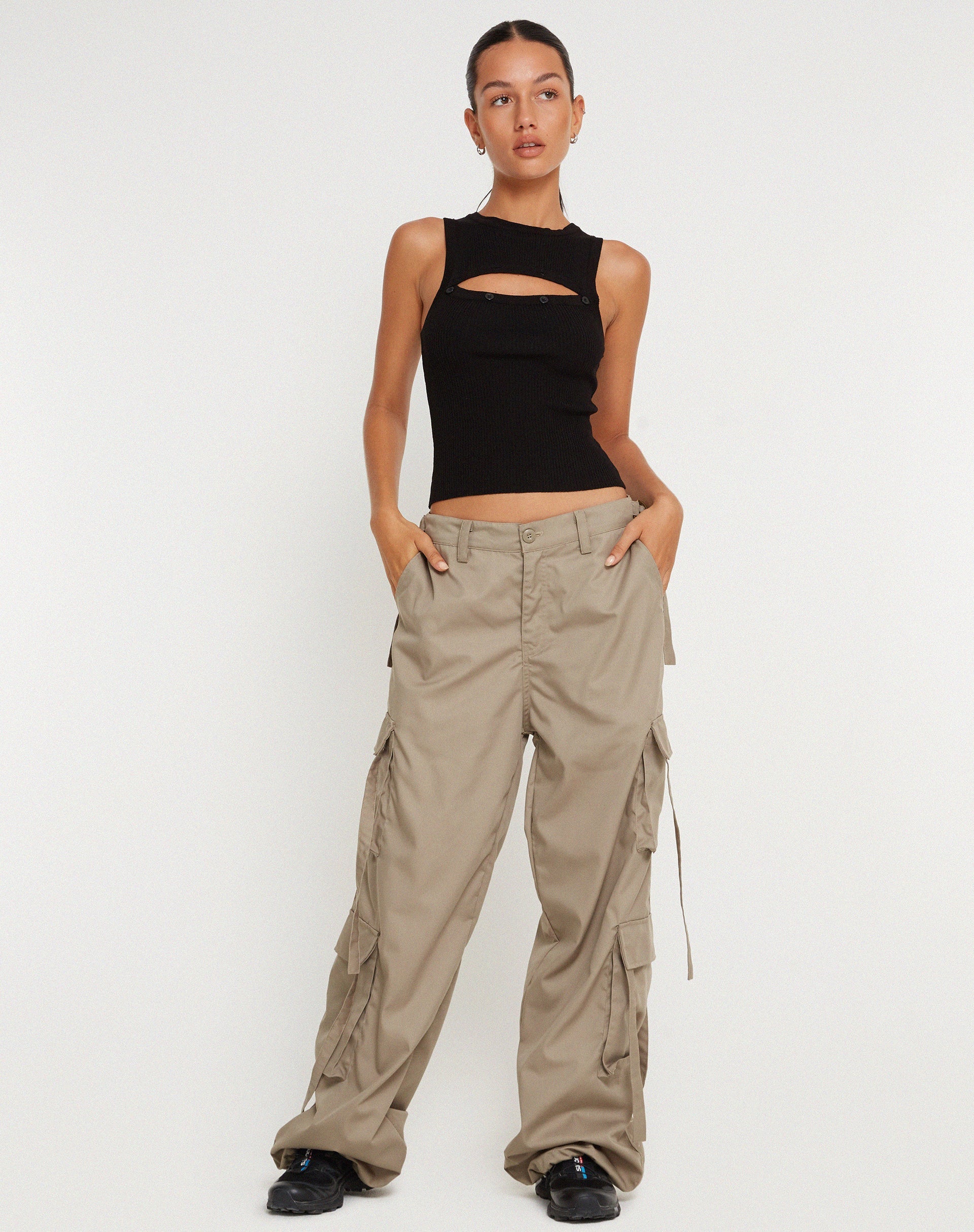imagen de Edgar Wide Leg Cargo Trouser en Algodón Drill Topo